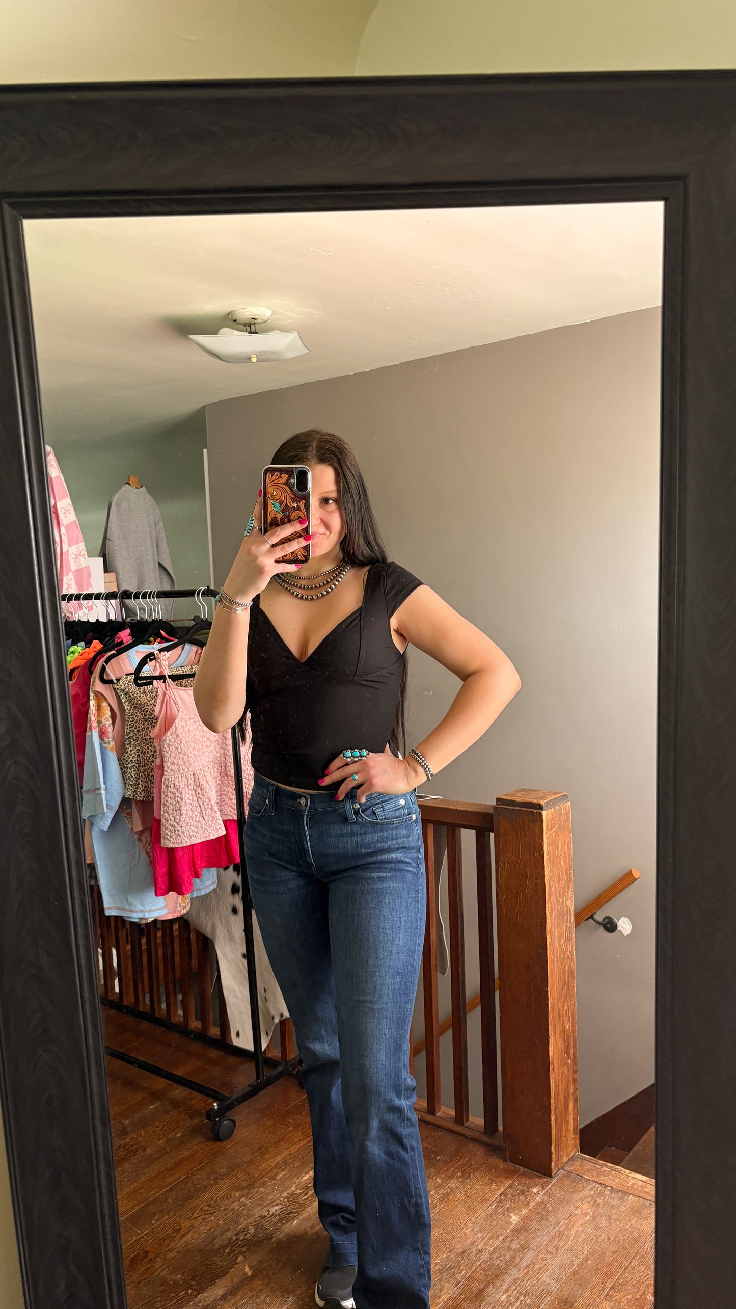 V NECK SLIM FIT TOP - BLACK