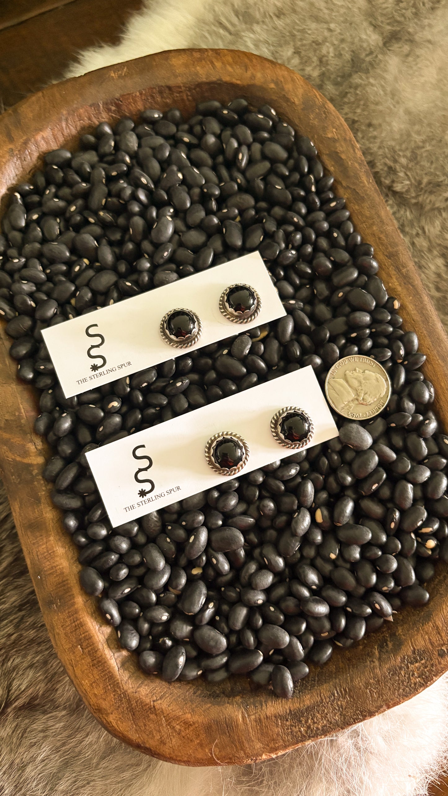 ROUND SCALLOPED BEZEL BLACK ONYX POST EARRINGS