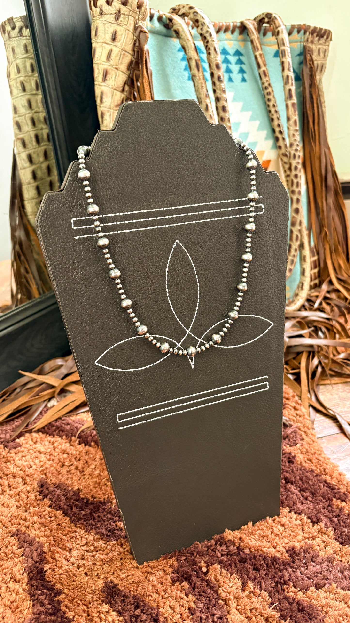 THE LIZZY NECKLACE