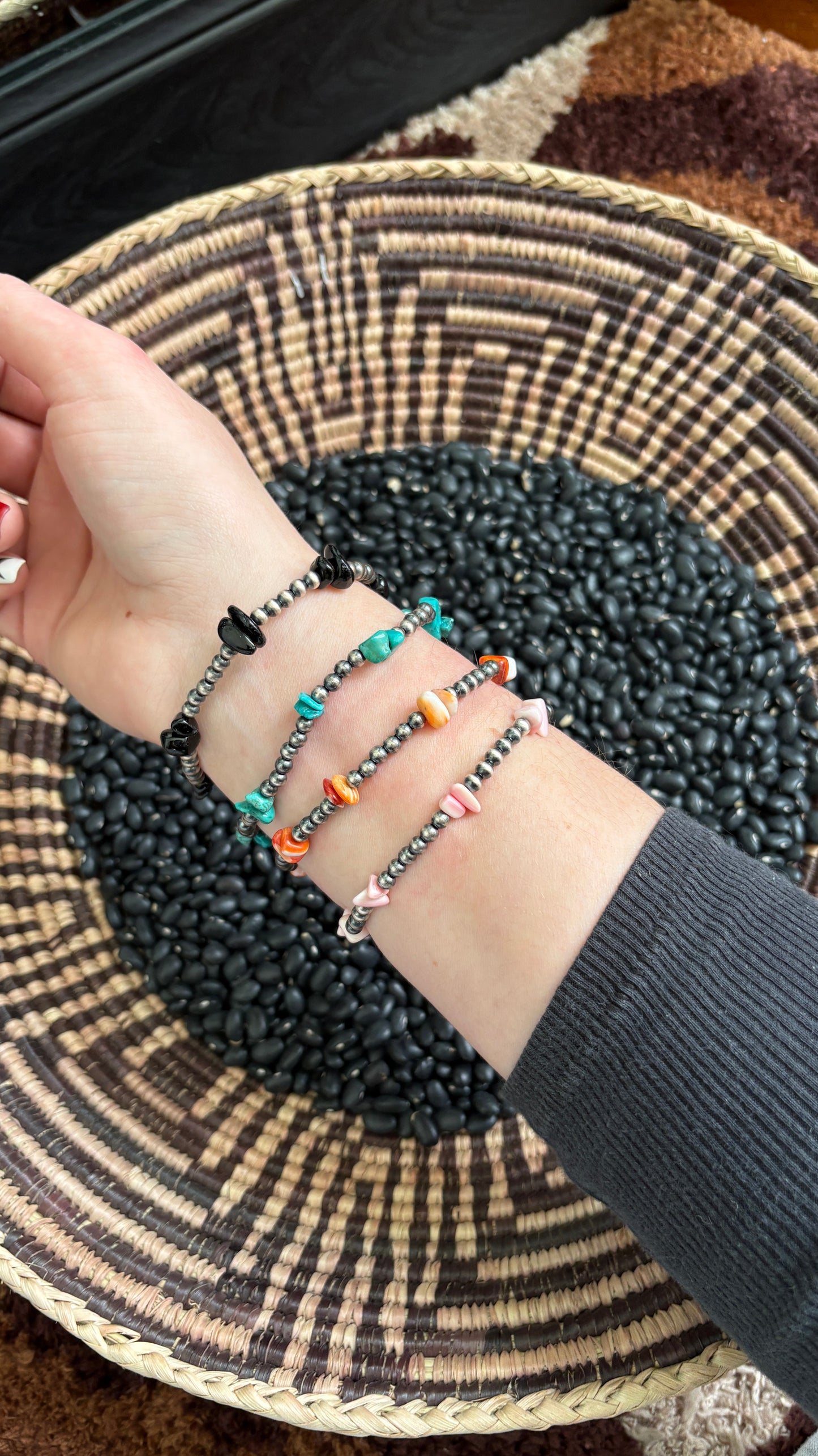 STERLING SILVER PEARL STRETCH BRACELET W STONE CHIPS