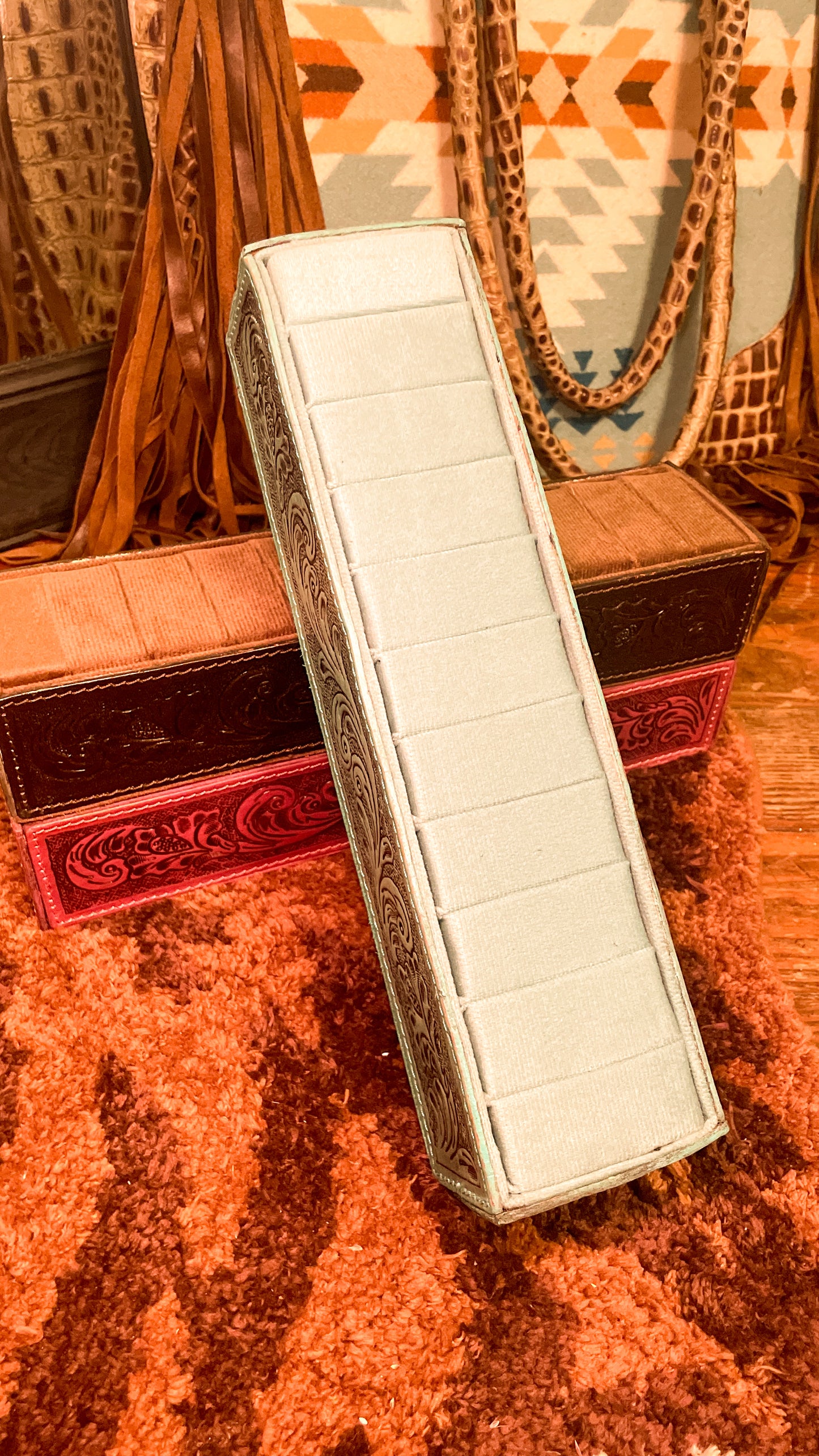 LEATHER TOOLED RING HOLDER
