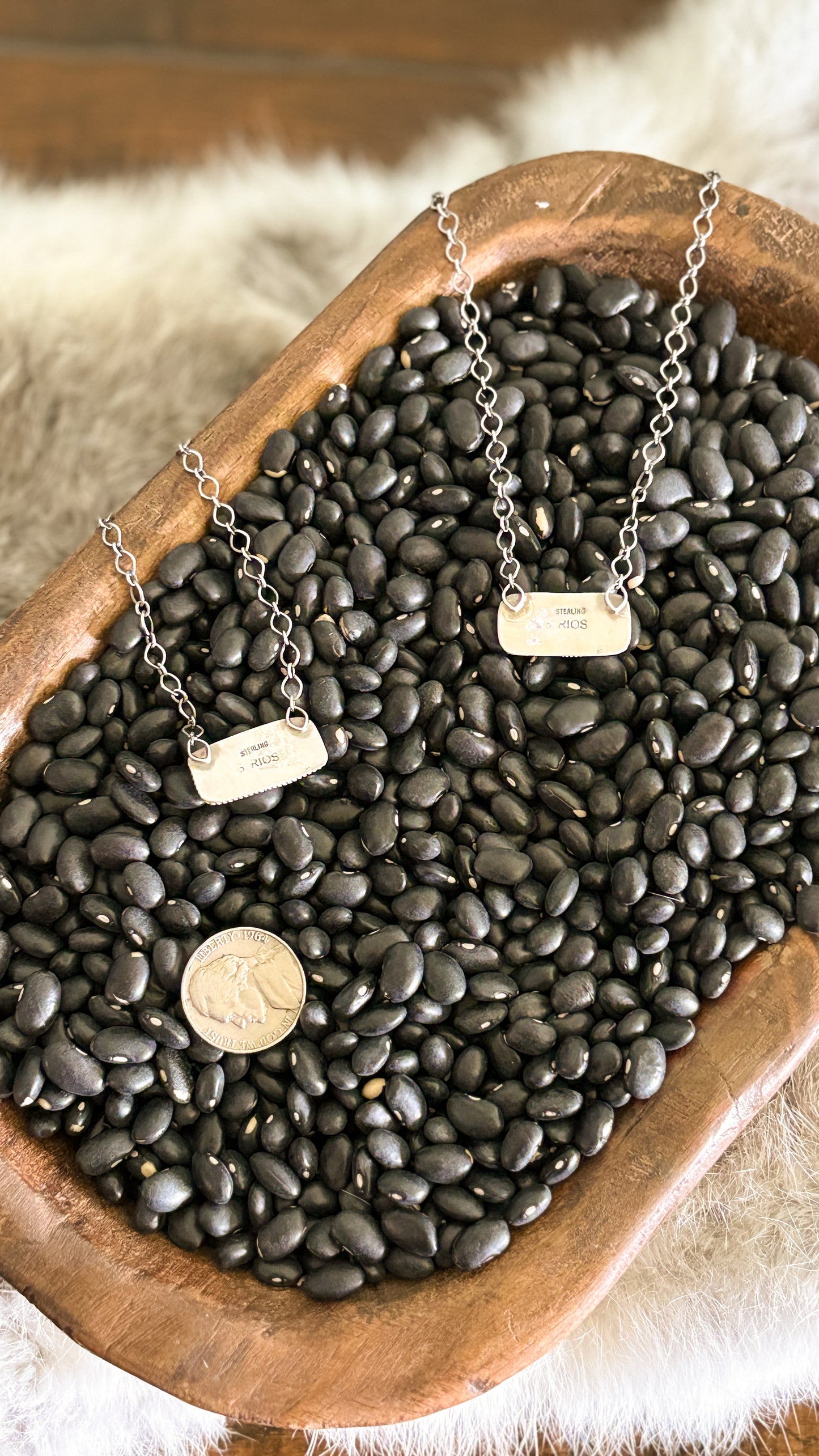 WHITE BUFFALO BAR NECKLACE