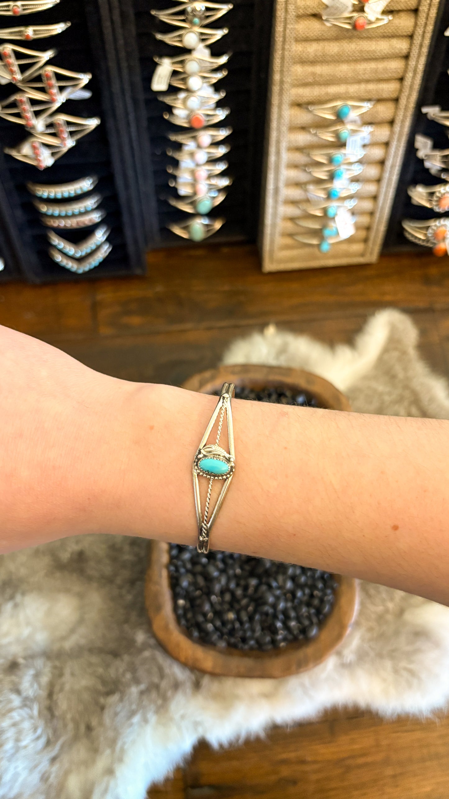OVAL STONE TURQUOISE CUFF W FEATHER DETAIL