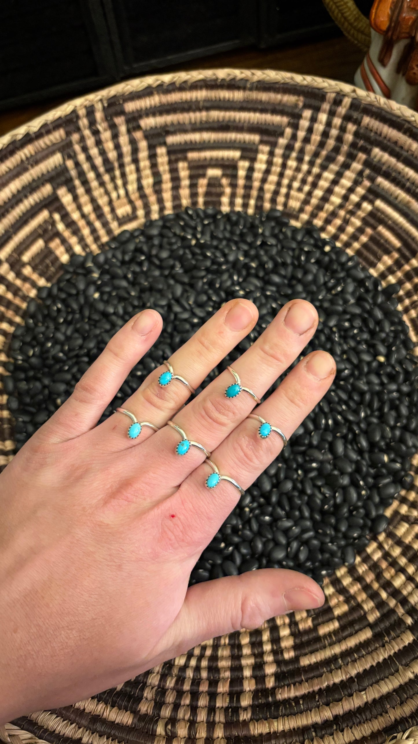 OVAL STONE TURQUOISE STACKER RING