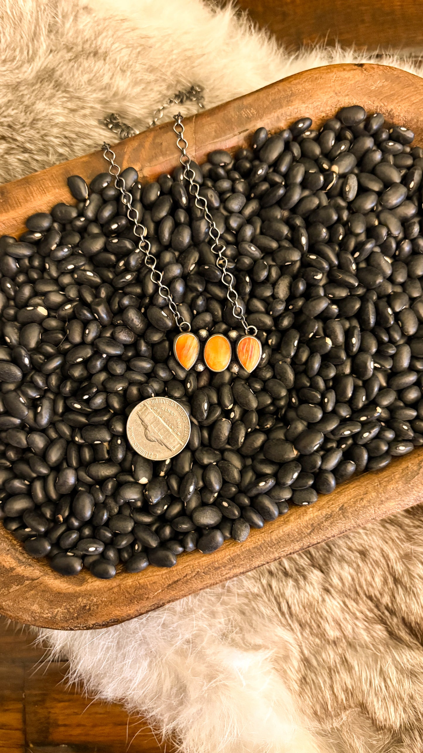 3 STONE ORANGE SPINY OYSTER NECKLACE