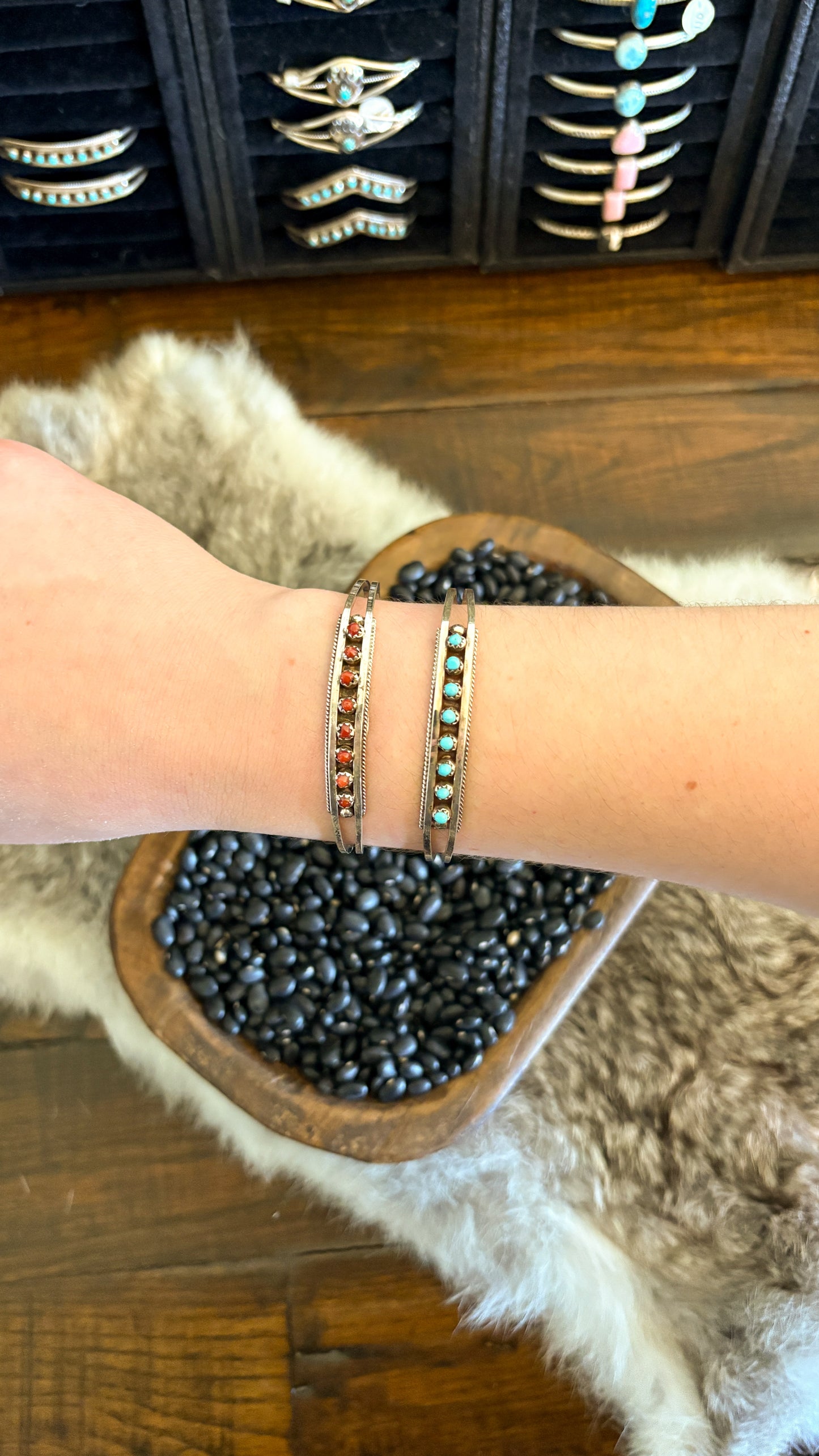 8 STONE ZUNI CUFF