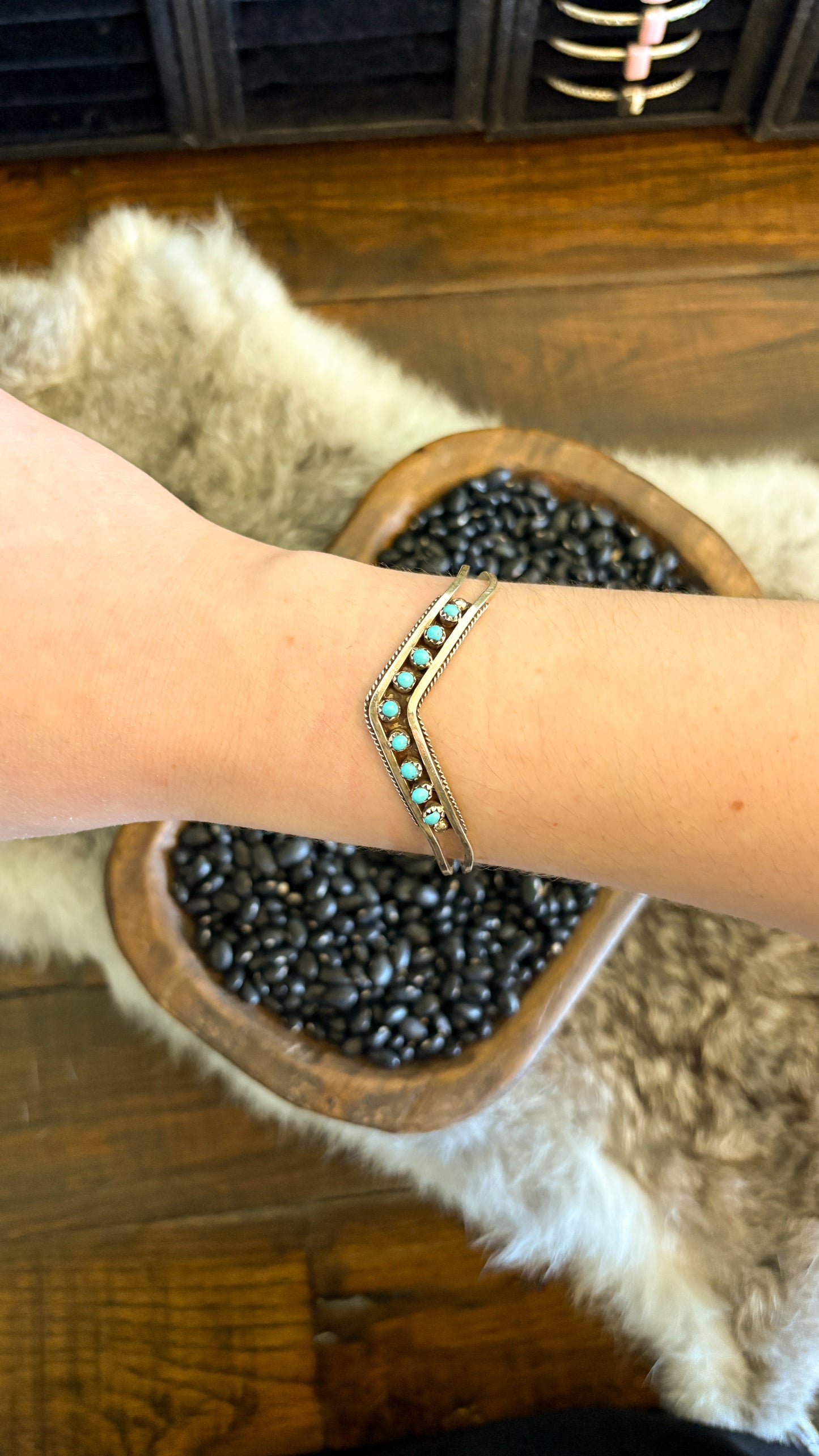 ZUNI ARROW SHAPED TURQUOISE CUFF