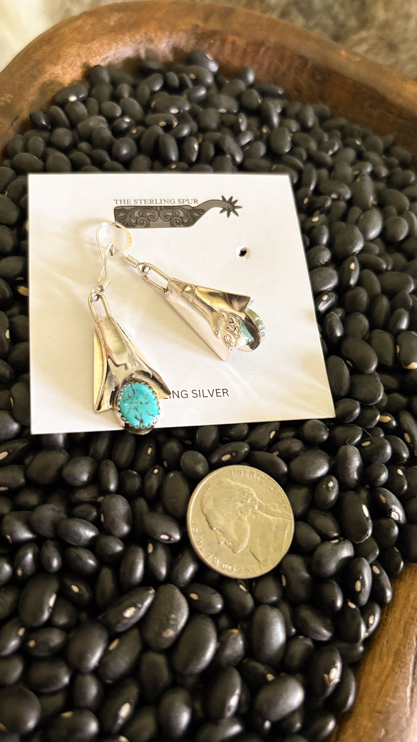 FLOWER DANGLE EARRINGS WITH SINGLE STONE