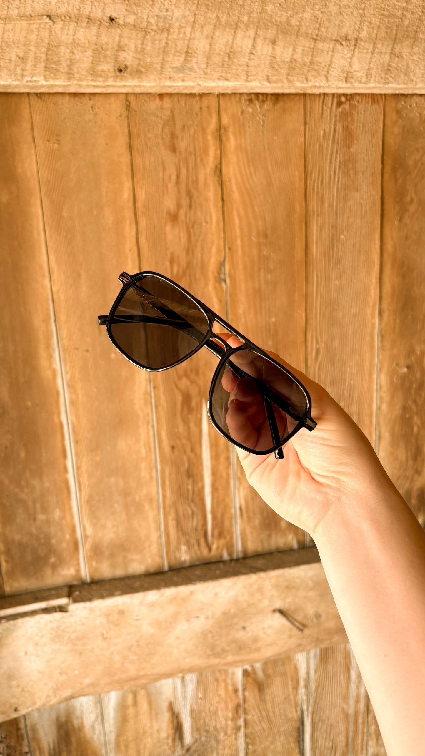 AVIATOR SUNGLASSES