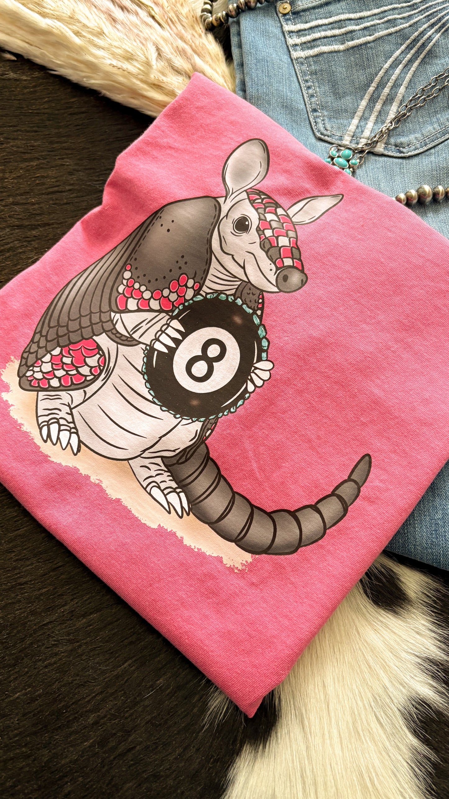 8 BALL ARMADILLO TEE