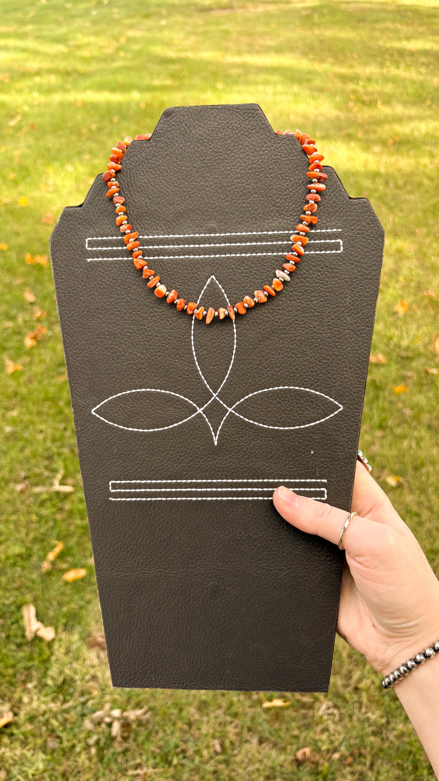 ORANGE SPINY OYSTER CHIP CHOKER