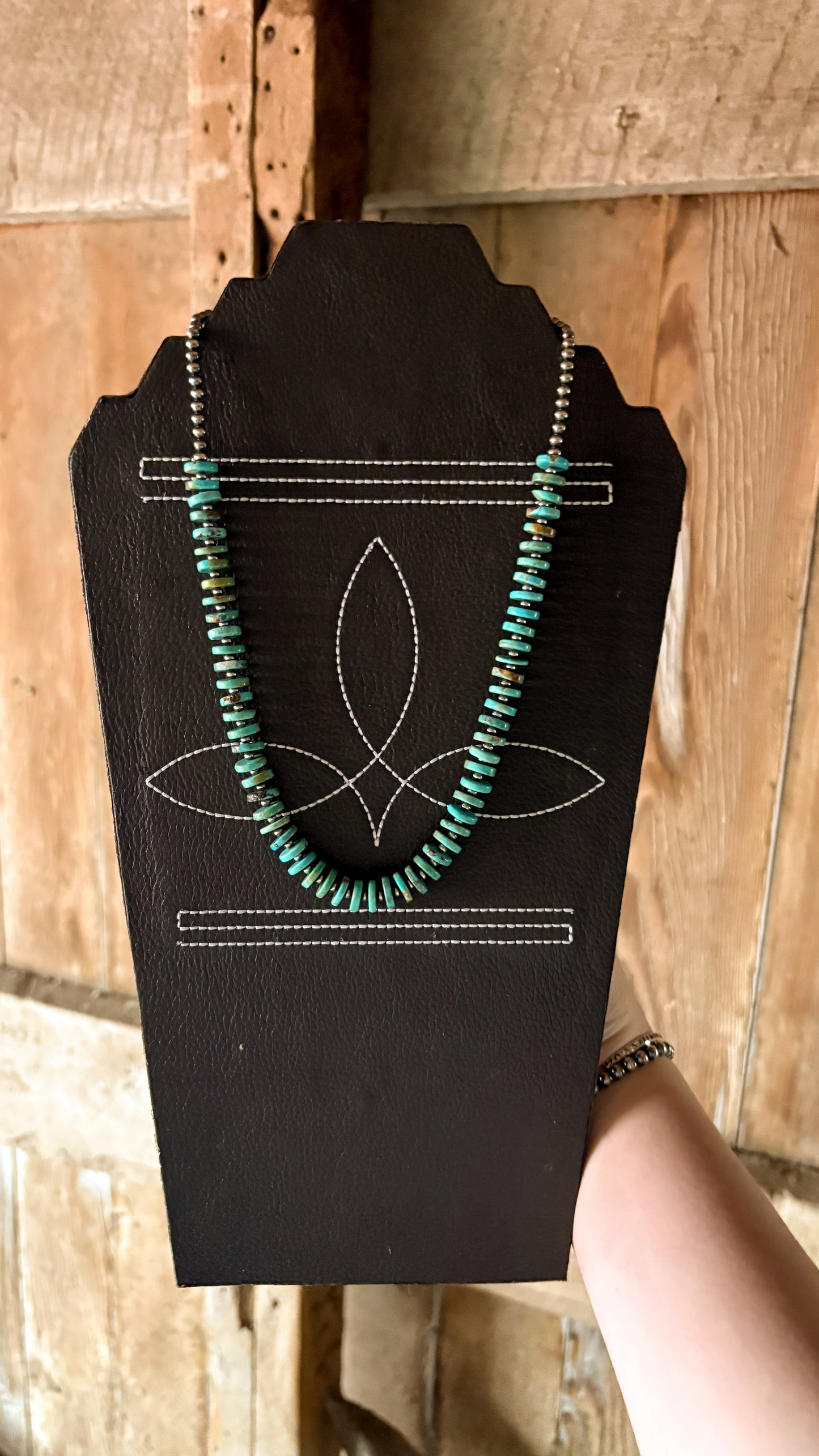 THE JASMINE NECKLACE