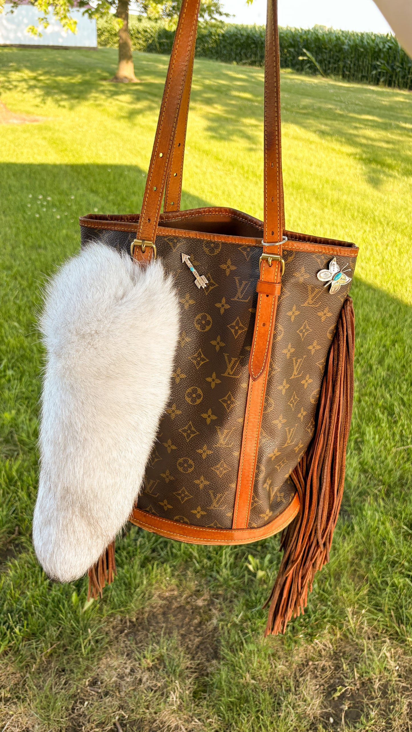 BLUE FOX TAIL KEYCHAIN