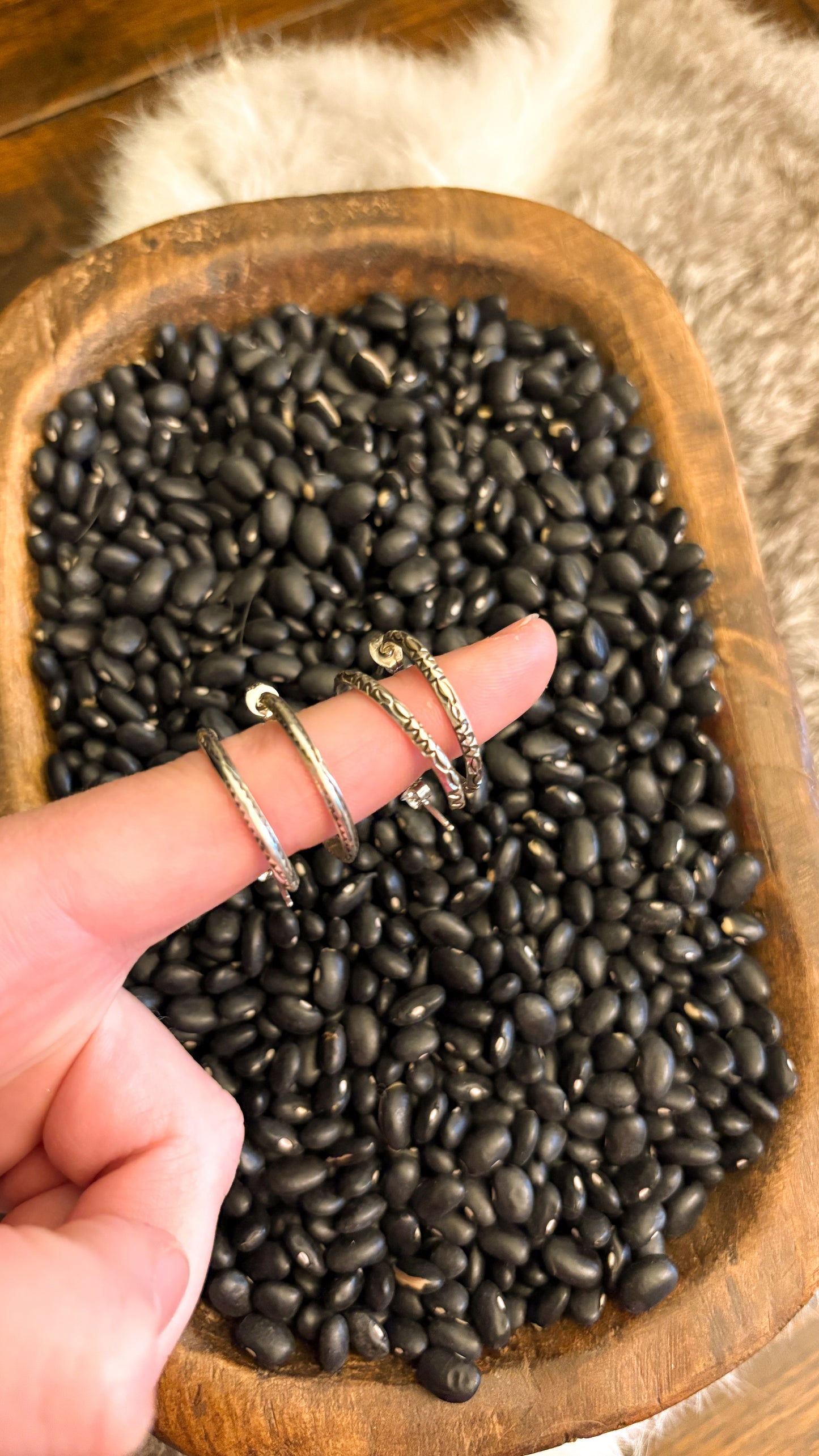 THIN STAMPED HOOPS