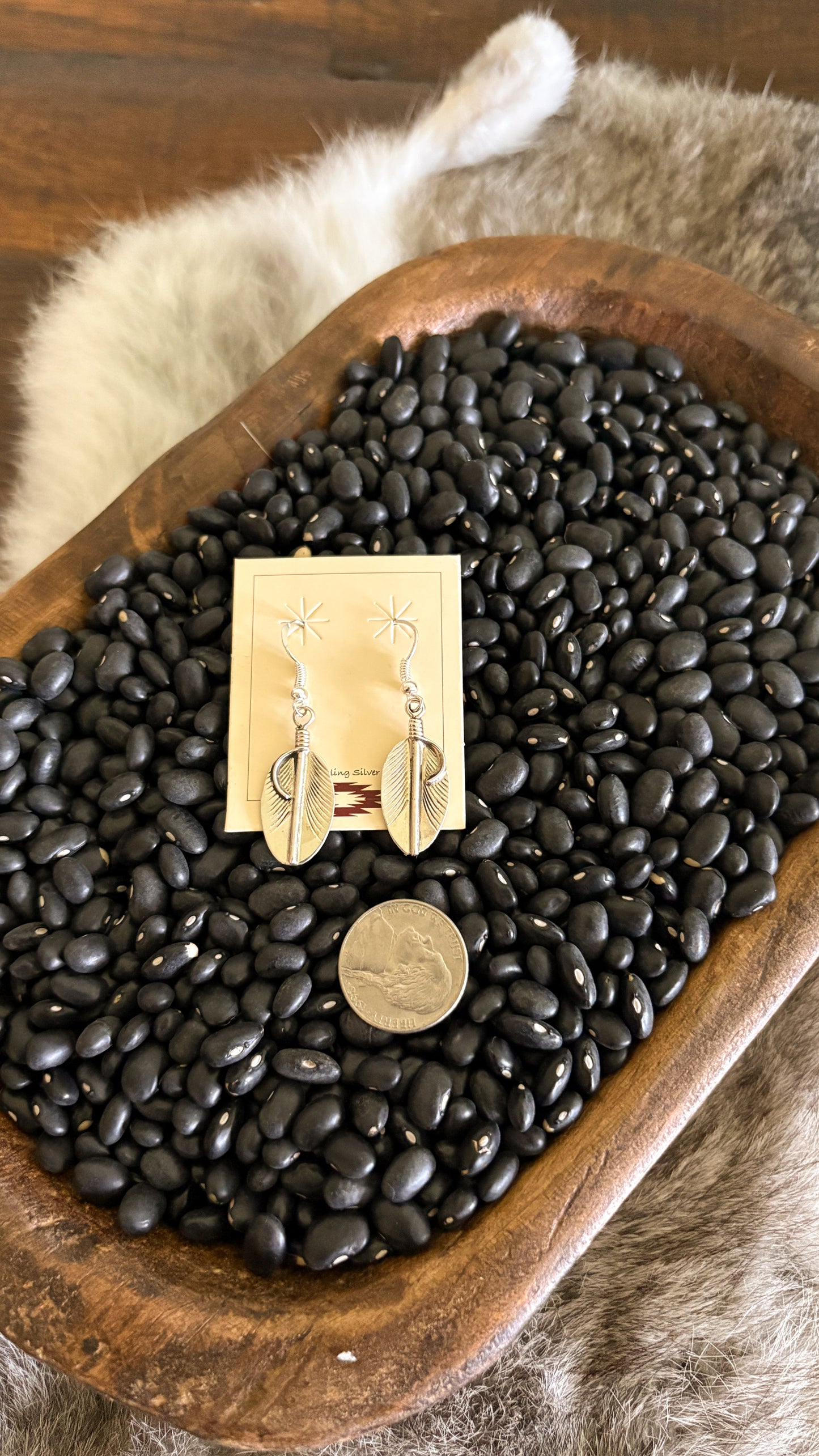 MINI FEATHER DANGLE EARRINGS