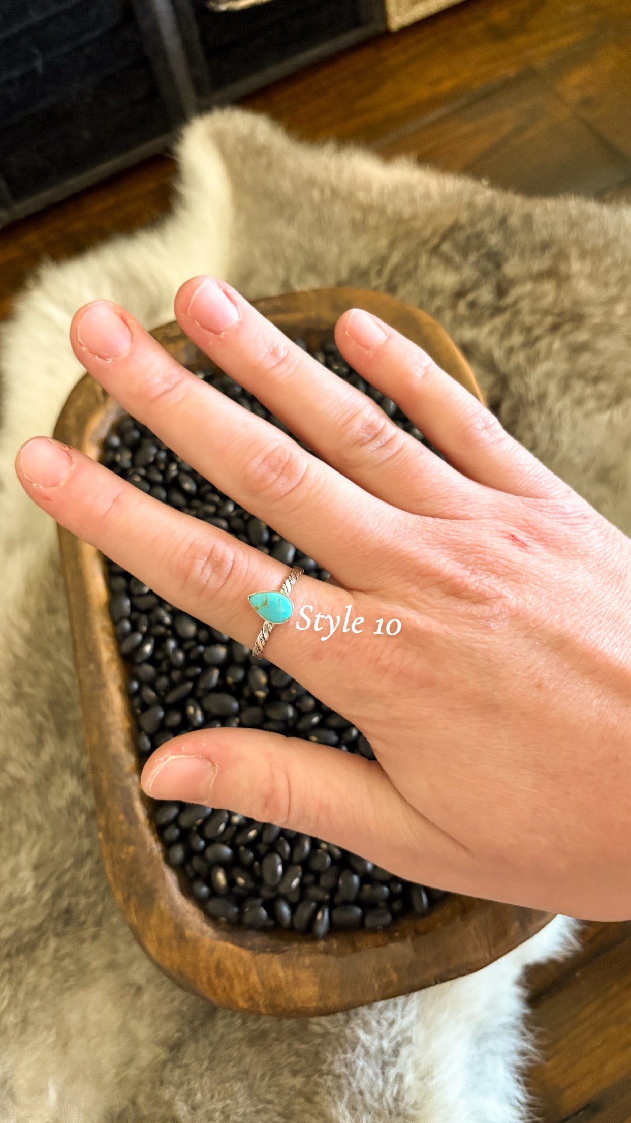 STONE WITH ROPE TWIST RING - TURQUOISE