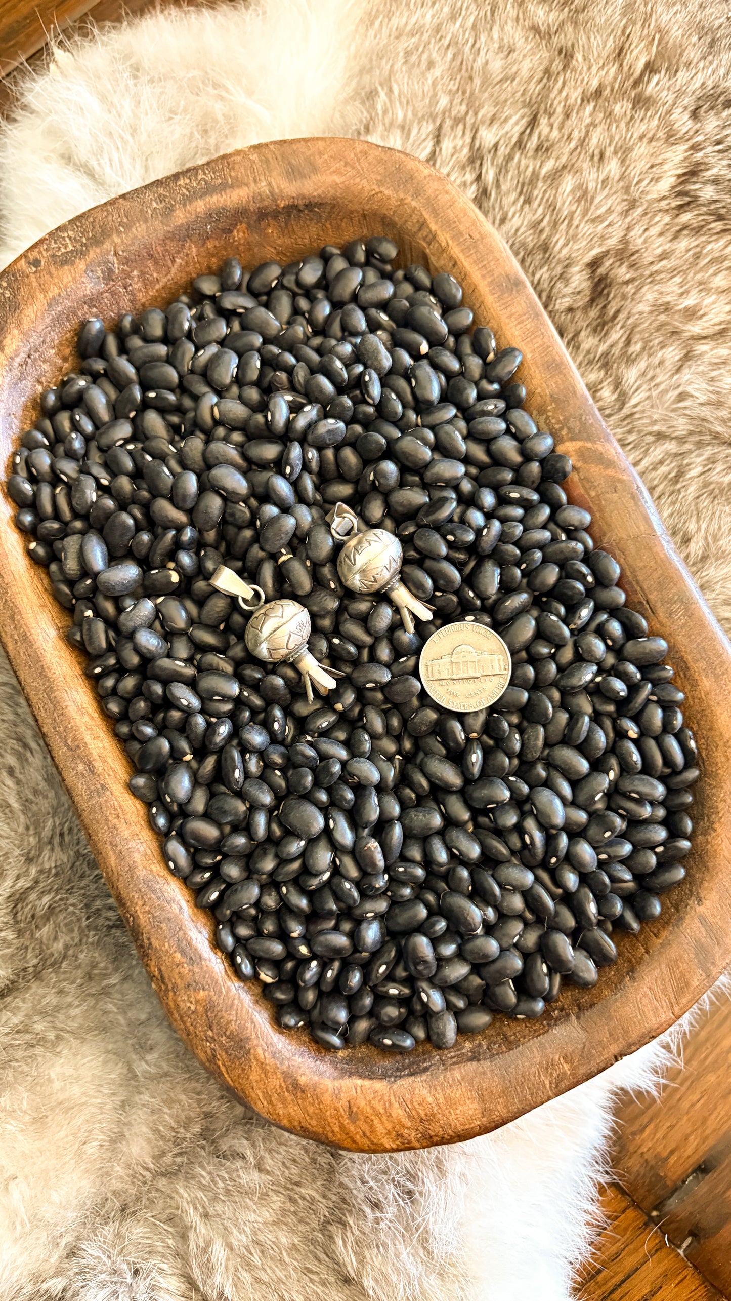 MEDIUM STAMPED SQUASH PENDANT
