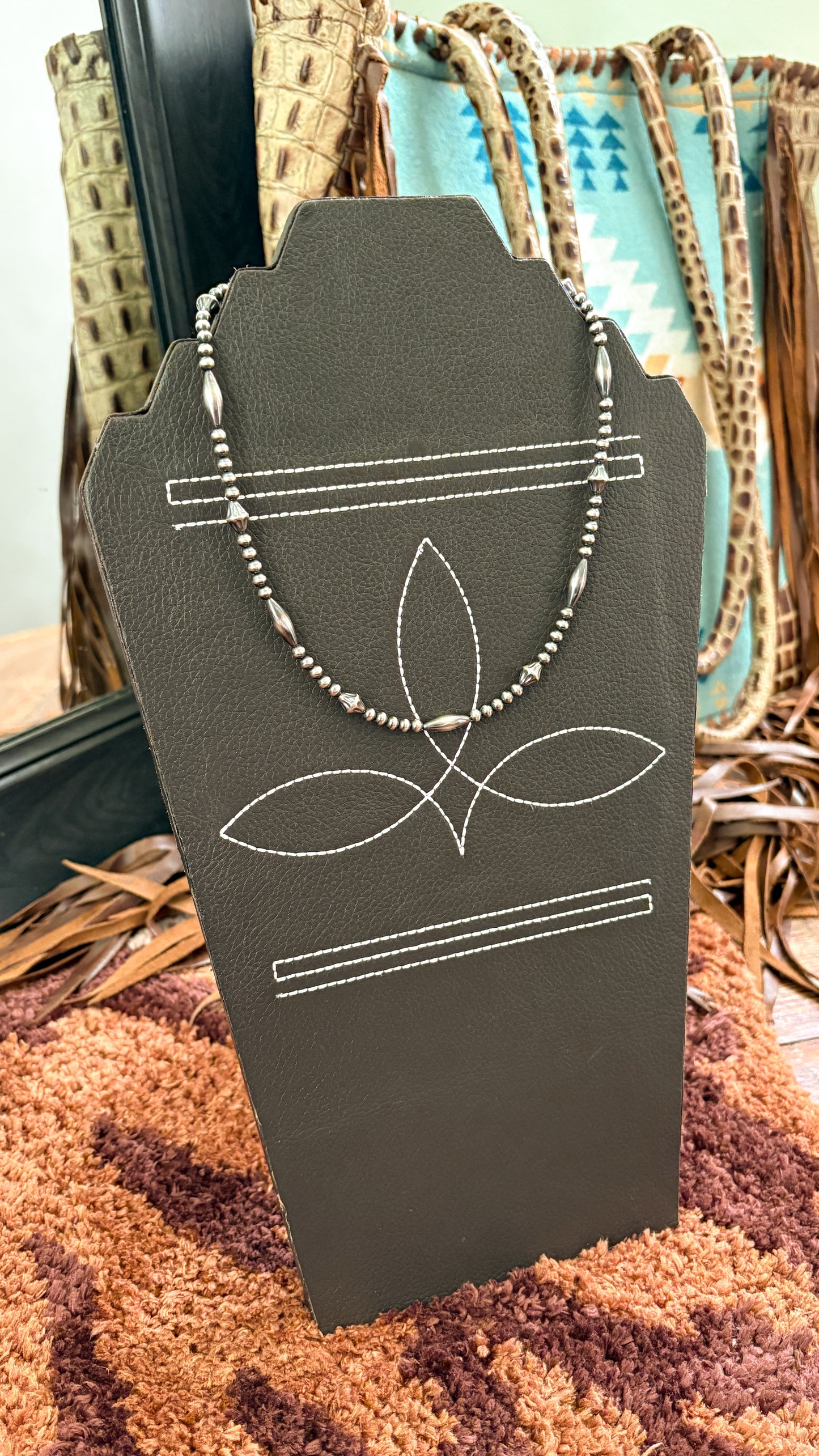 THE ROSALYN NECKLACE