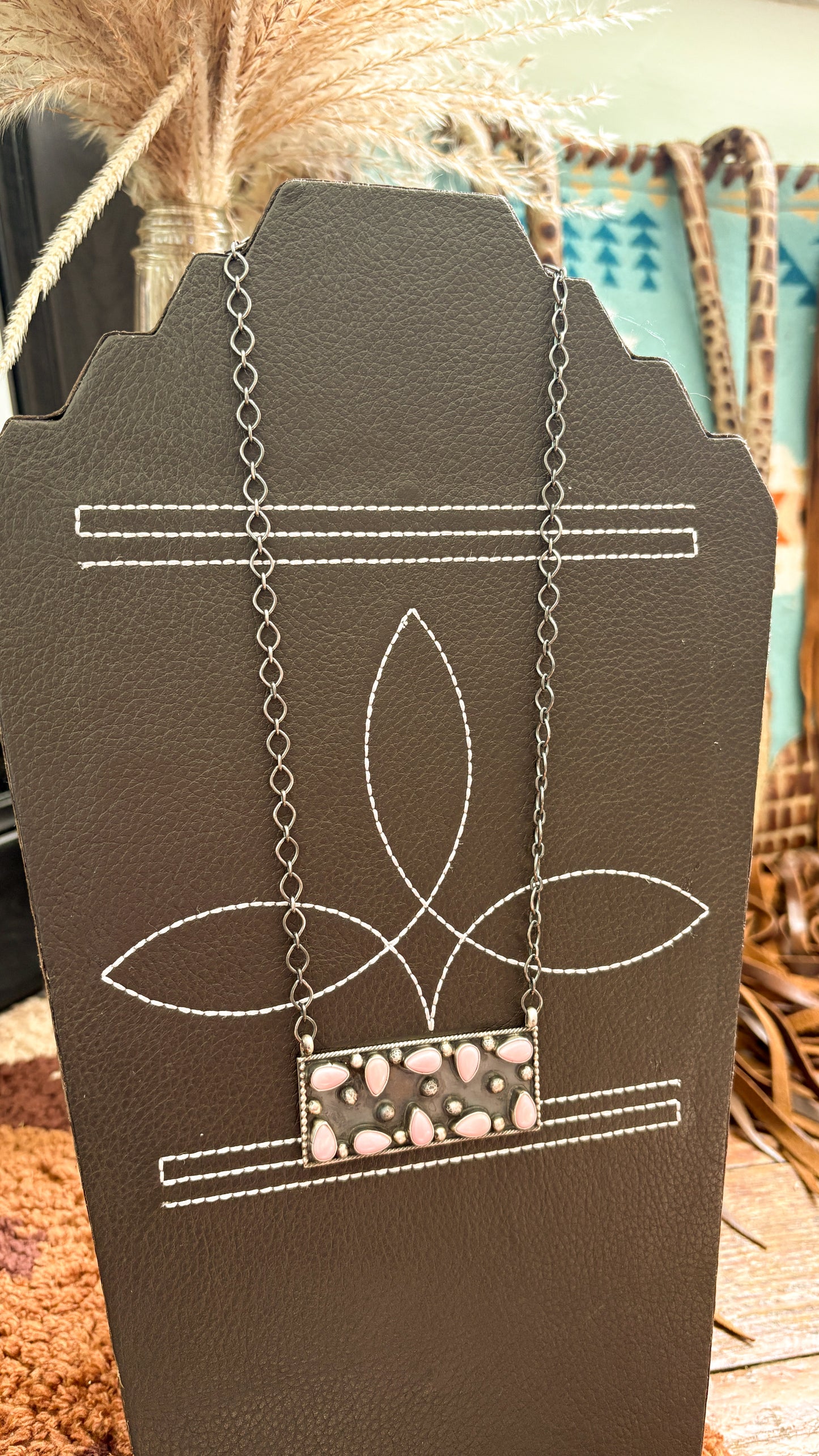 PINK CONCH RECTANGLE BAR NECKLACE TRAVIS JIM