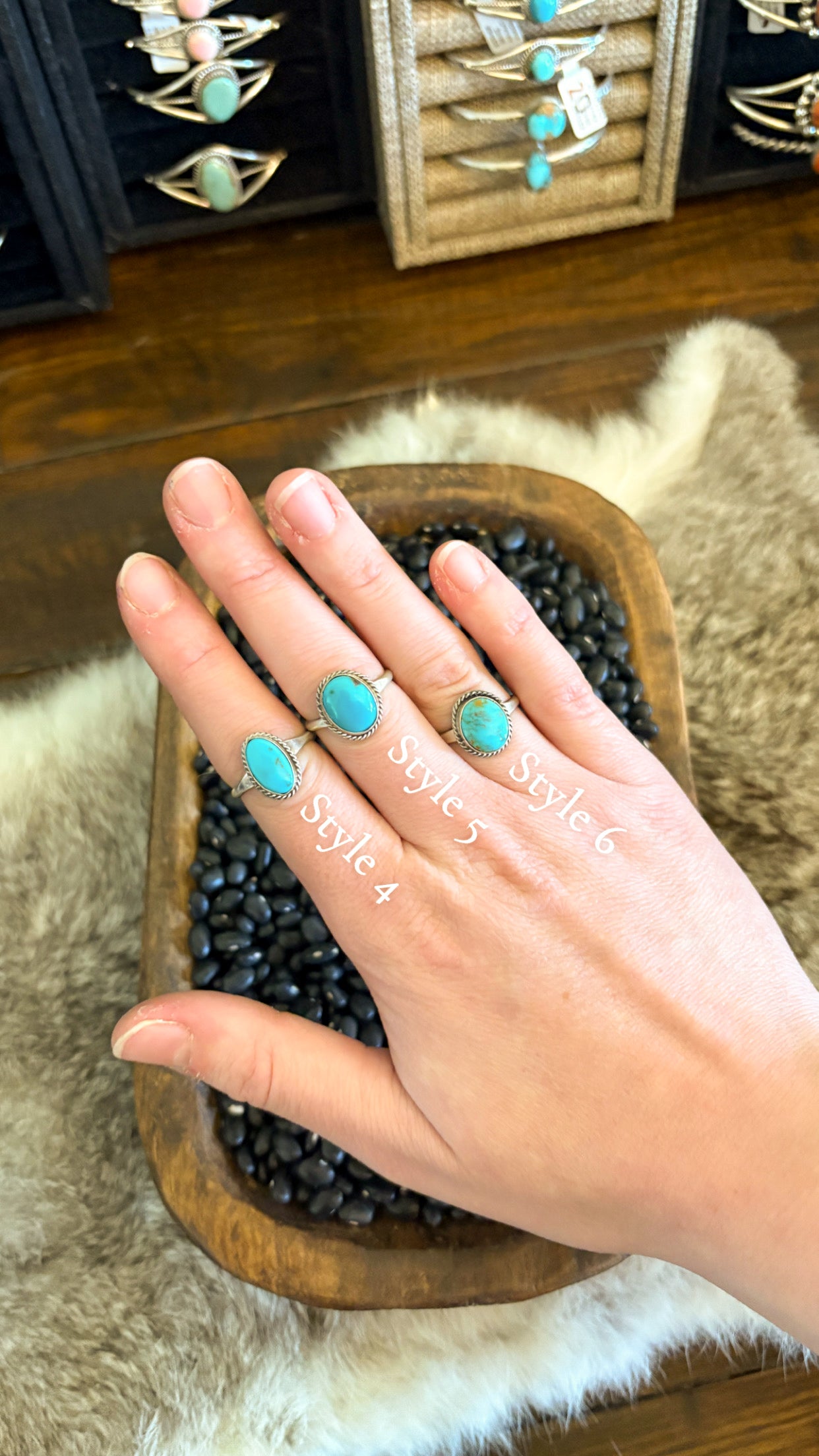 SINGLE STONE TURQUOISE RING W ROPE BEZEL