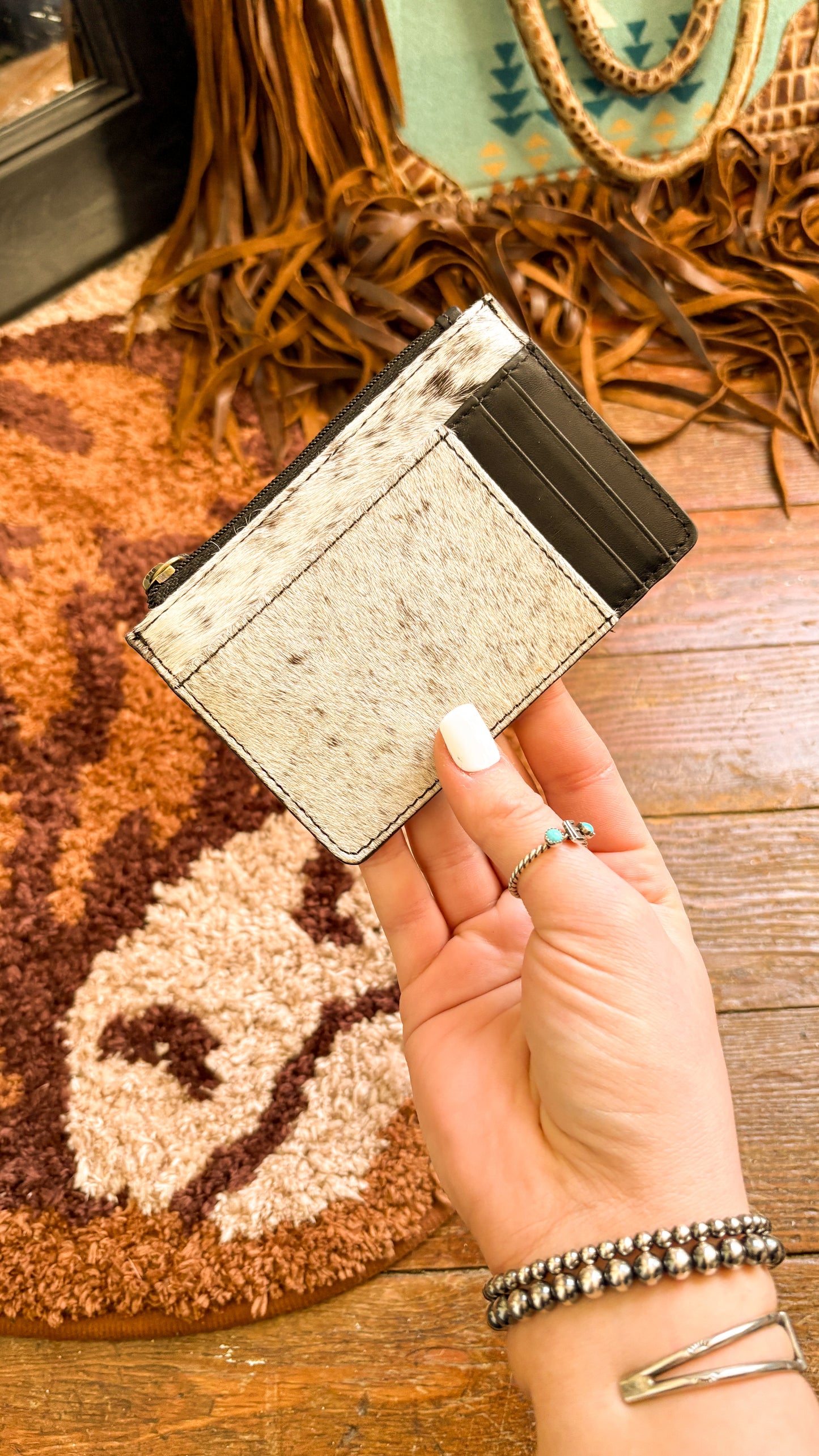 MEDIUM COWHIDE CARDHOLDER