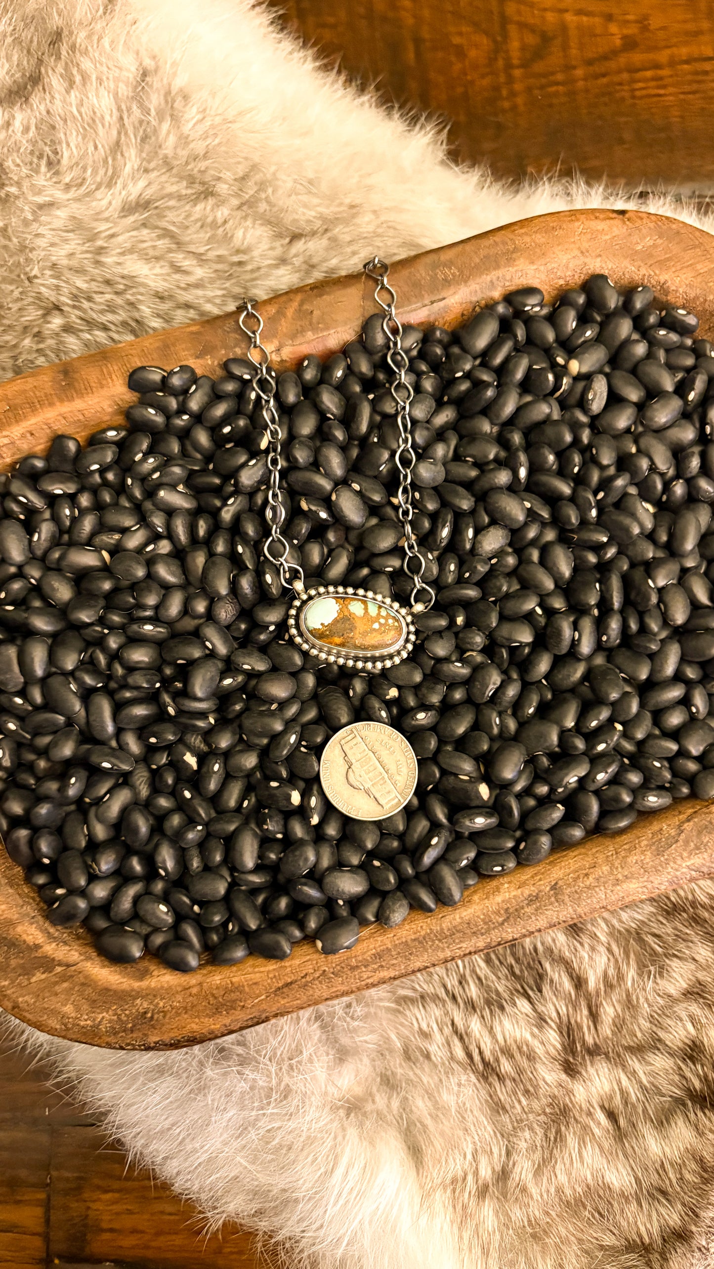 OVAL TURQUOISE NECKLACE W BALL DETAIL