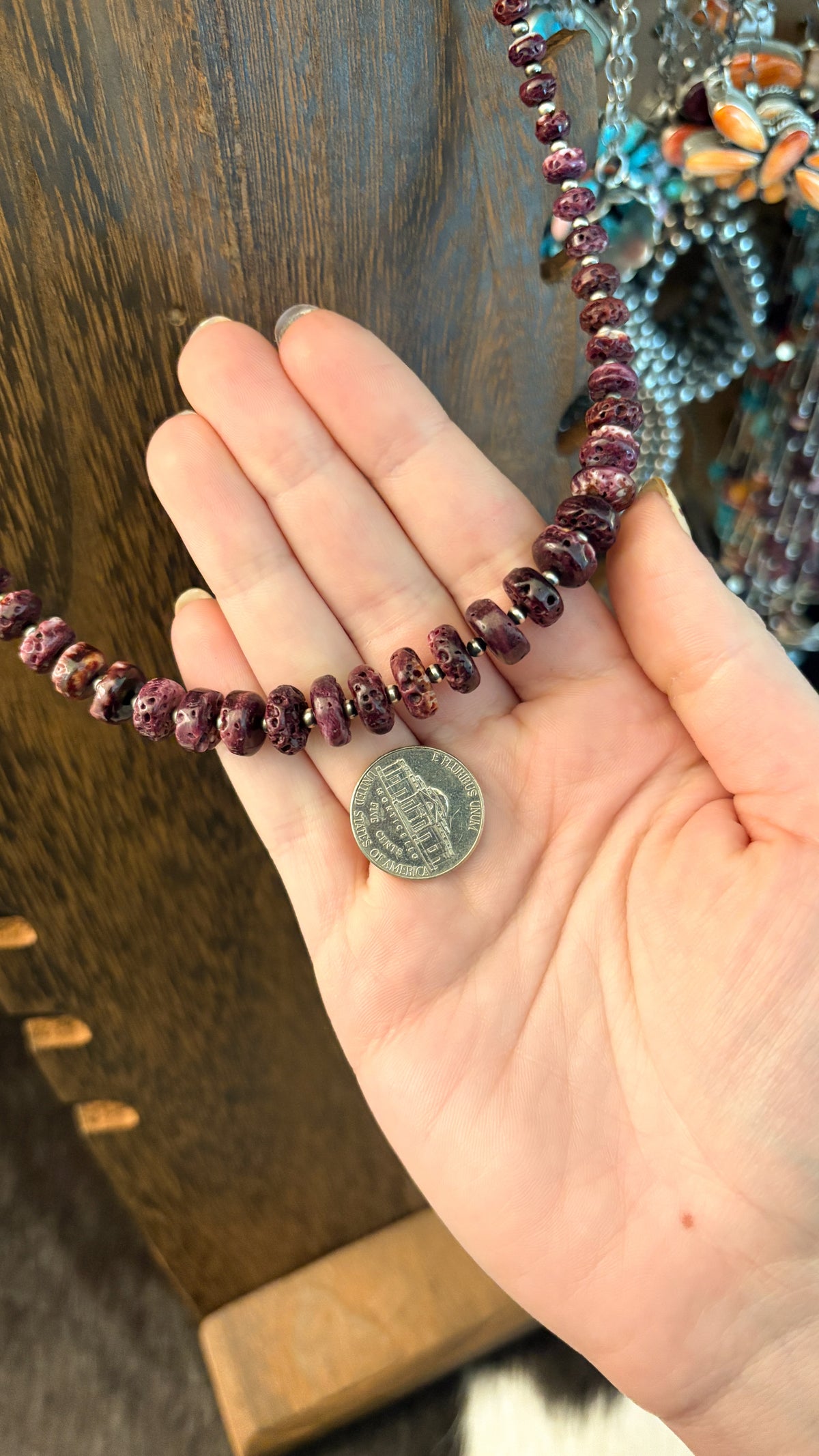 PURPLE SPINY OYSTER GRADUATED NECKLACE