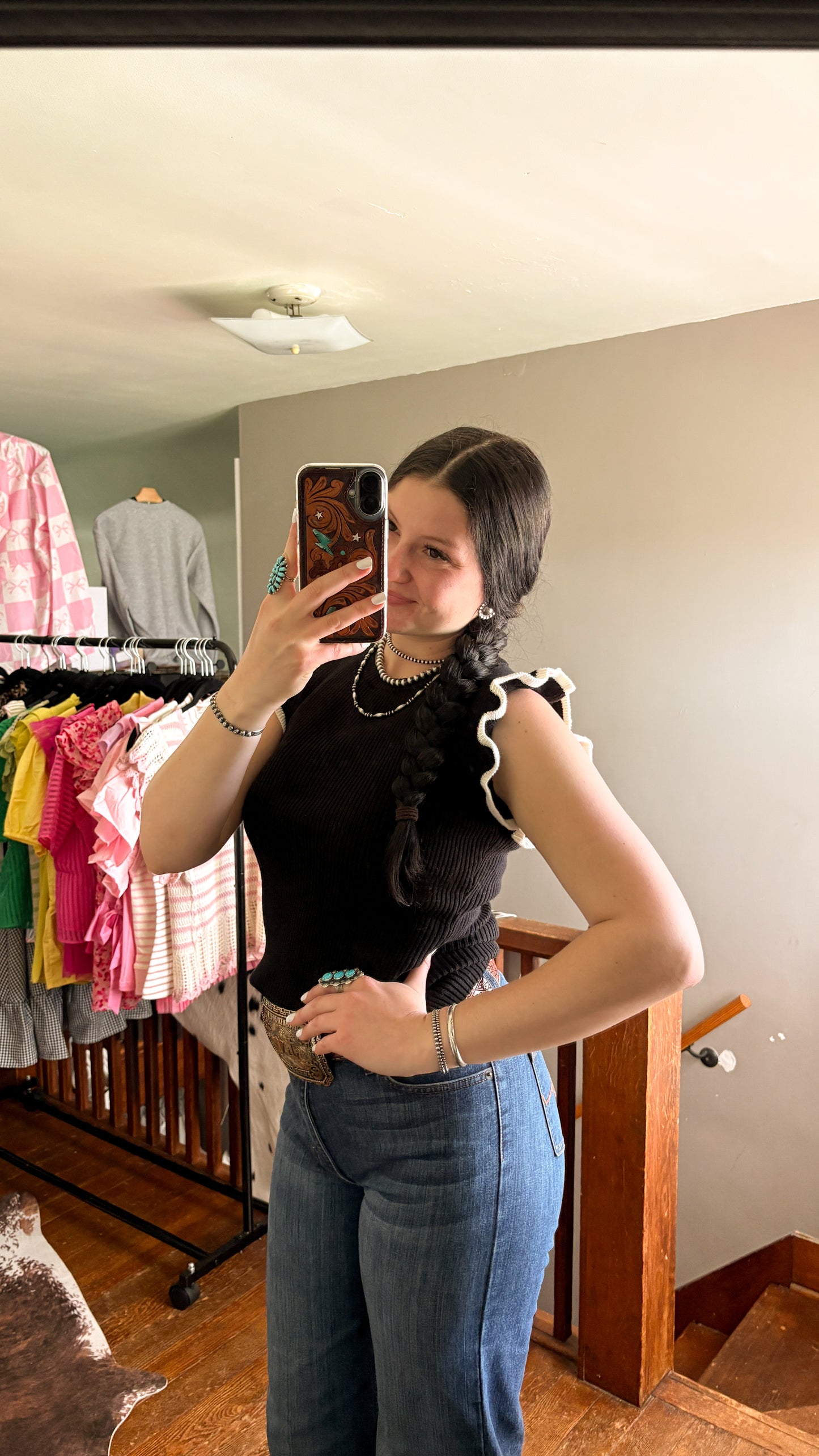 RIBBED RUFFLE SLEEVE TANK - BLACK W/ WHITE DETAIL