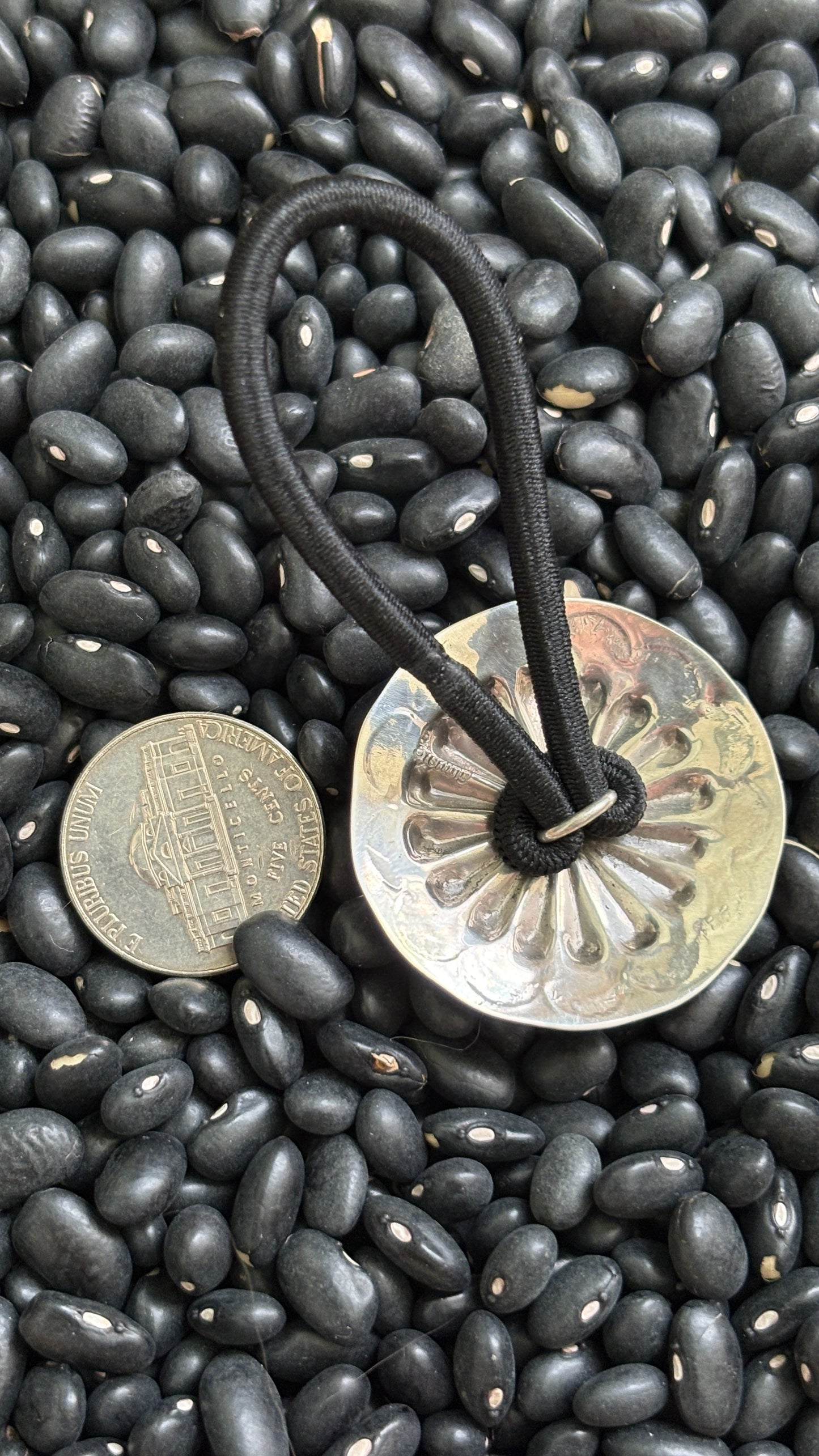 PLAIN ROUND CONCHO HAIR TIE