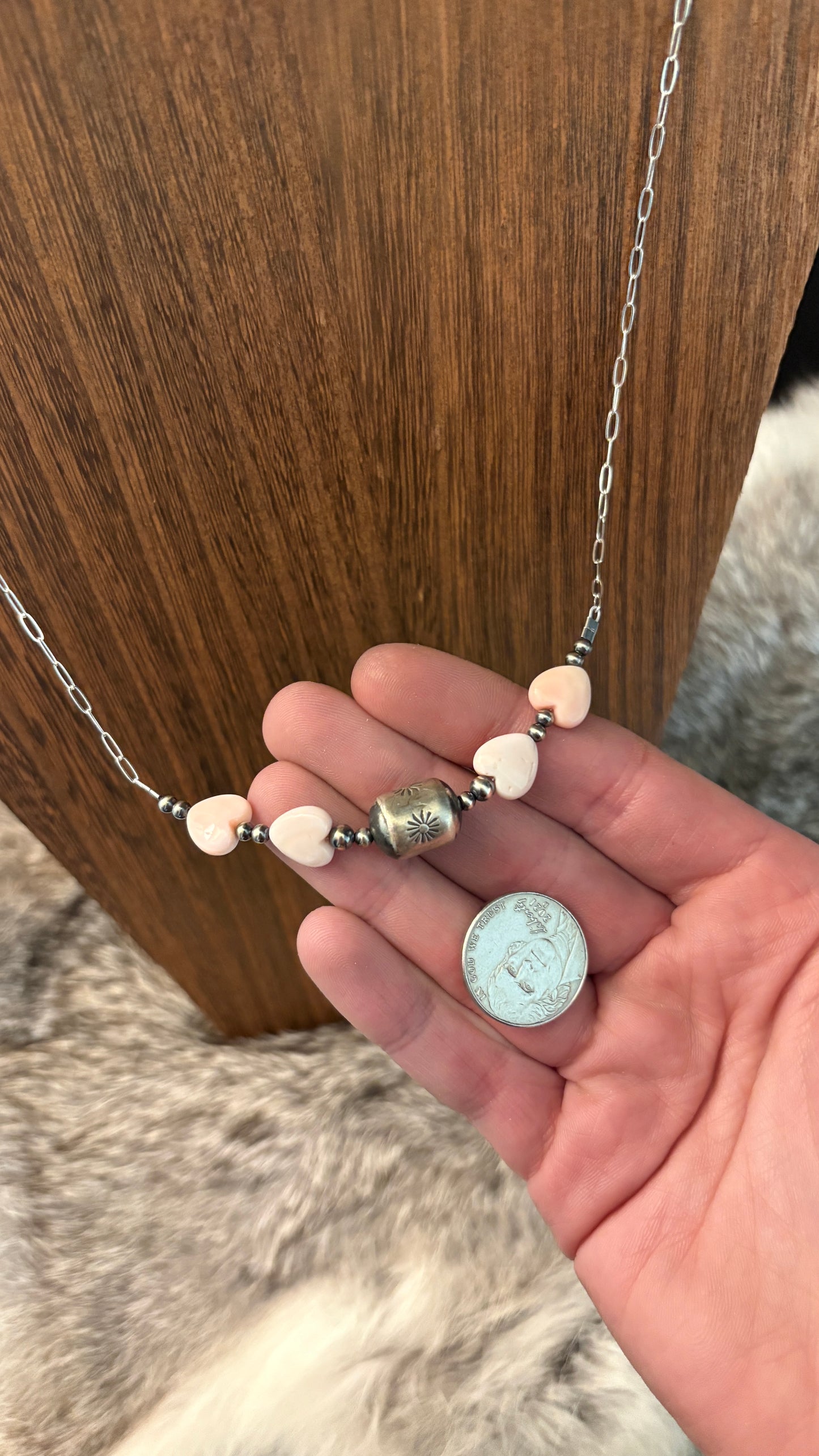 PINK CONCH HEART BARREL BEAD CHAIN NECKLACE