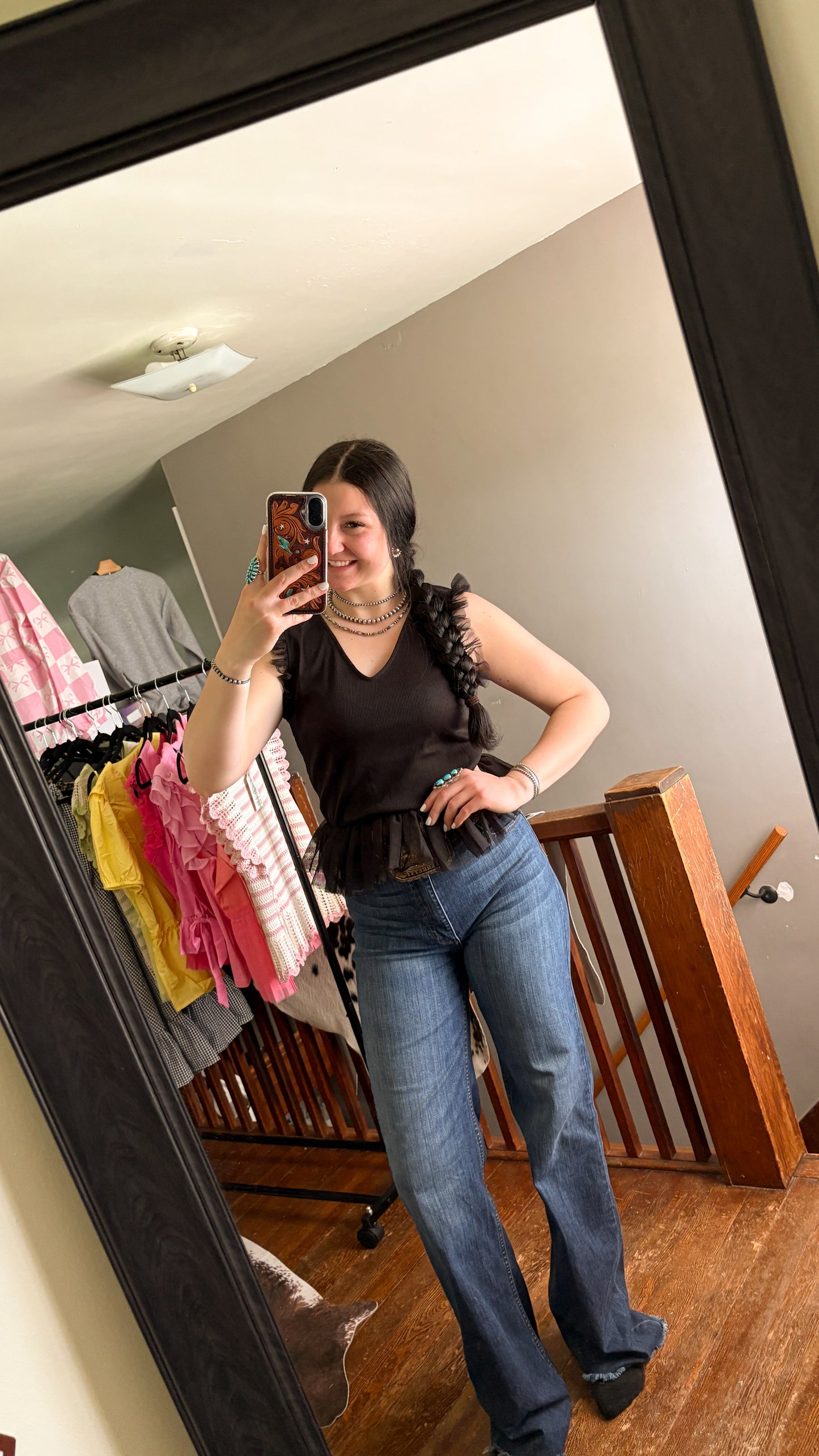 V NECK MESH RUFFLE TOP - BLACK