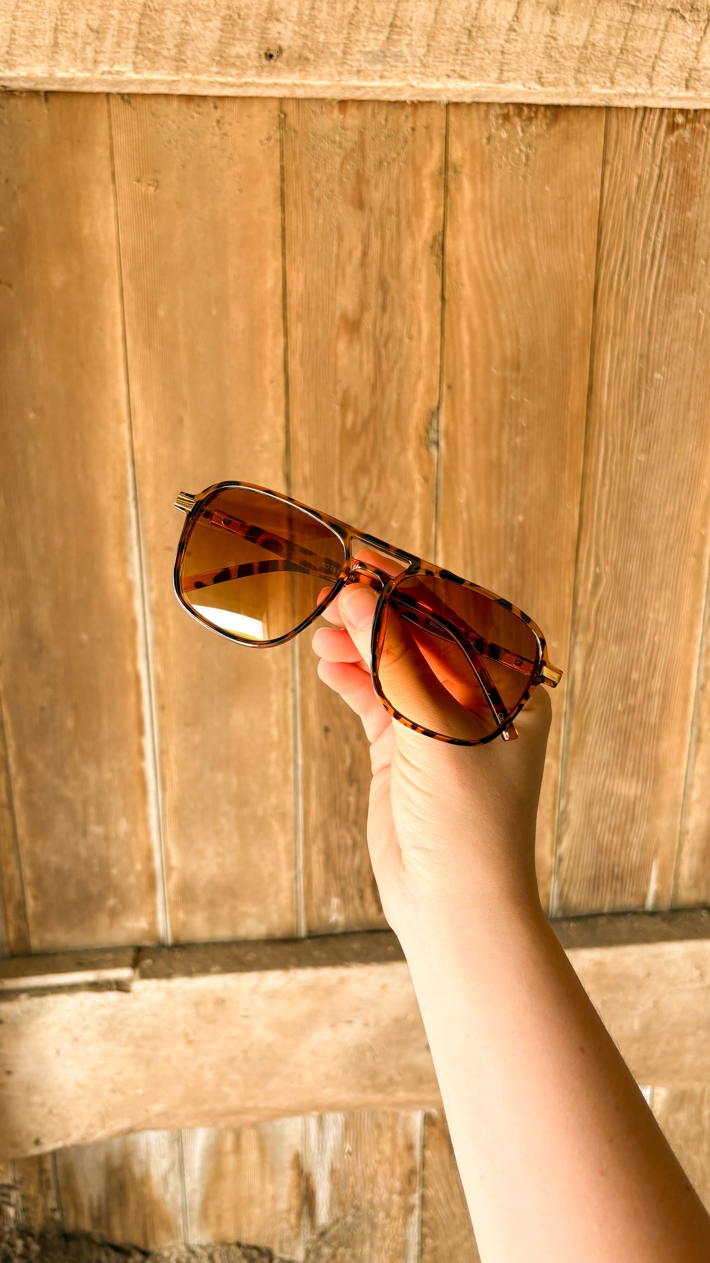 AVIATOR SUNGLASSES