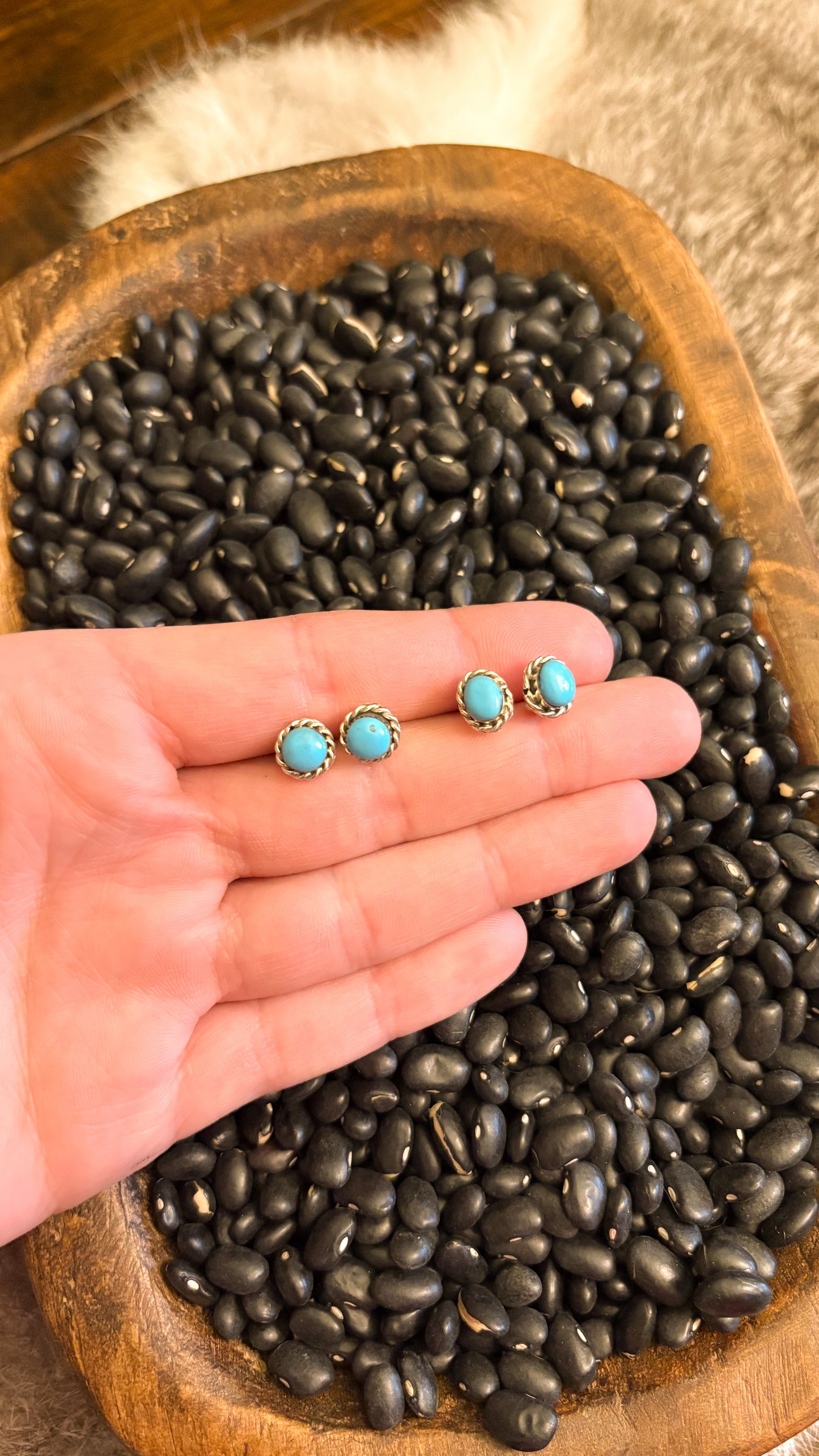 ZUNI TURQUOISE STUDS W ROPE DETAIL