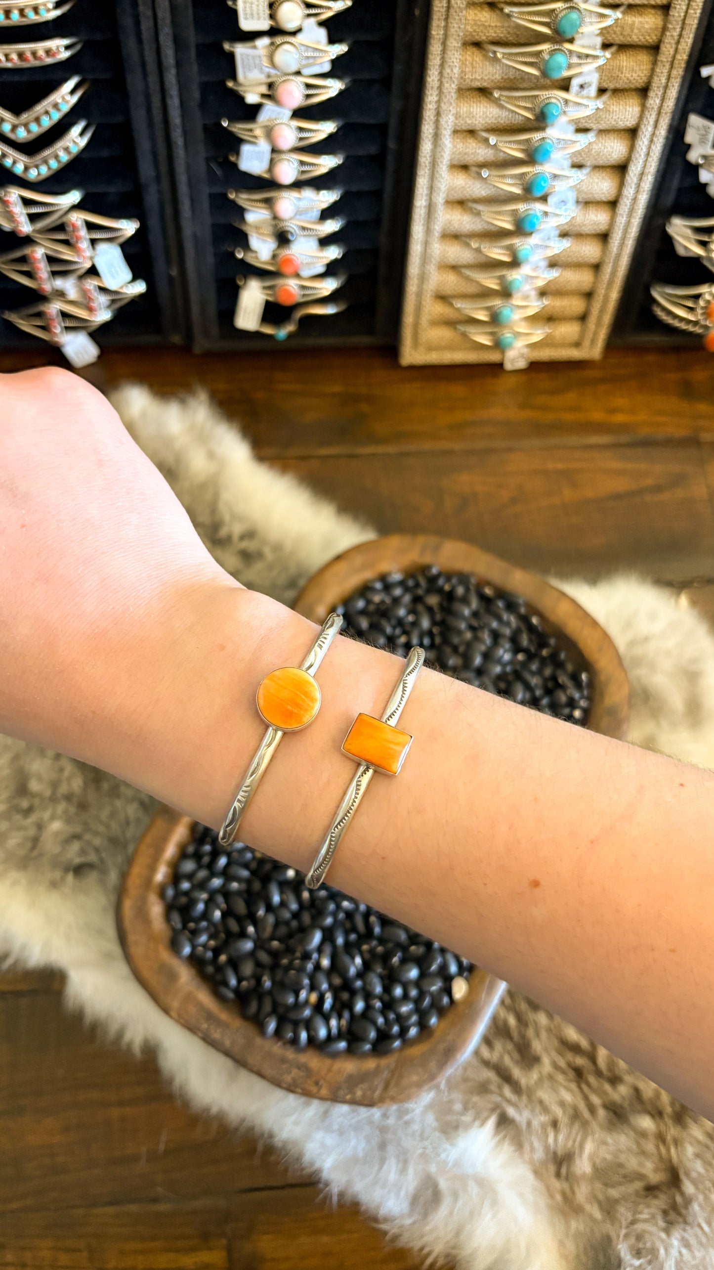 ORANGE SPINY OYSTER STAMPED CUFF