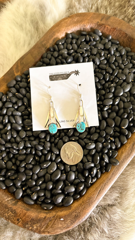 FLOWER DANGLE EARRINGS WITH SINGLE STONE