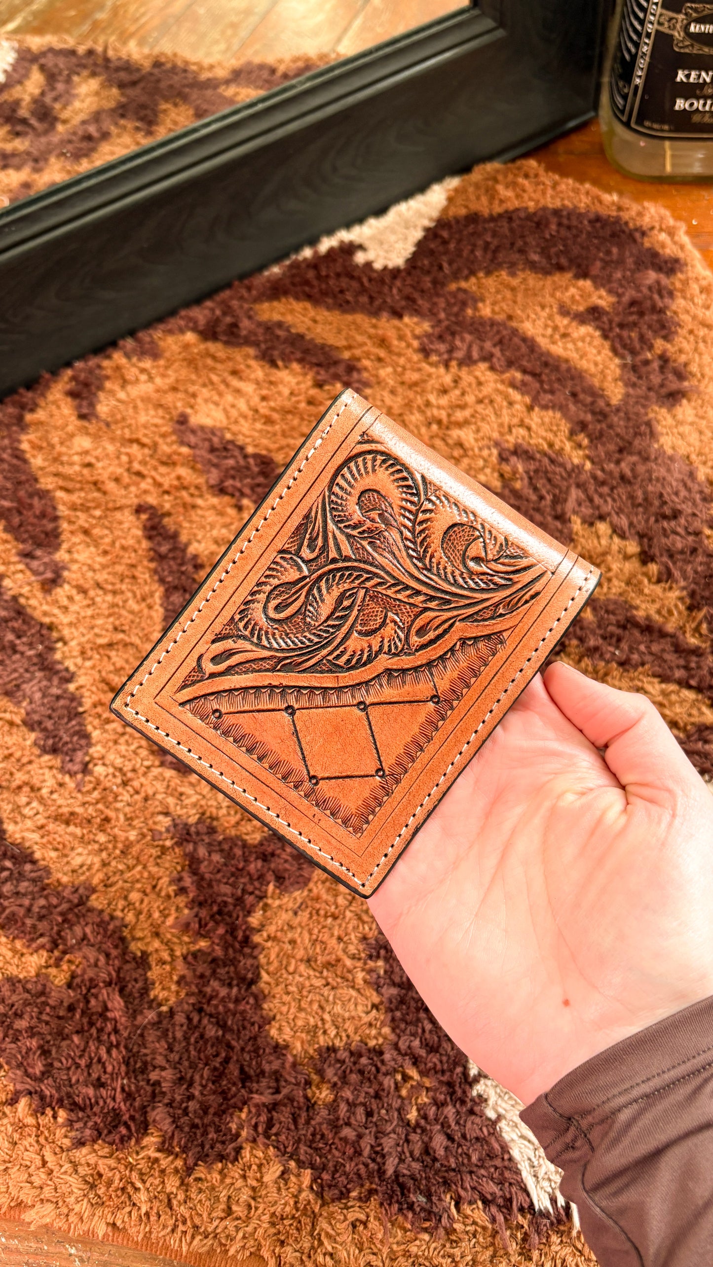DIAMOND PATTERN LEATHER TOOLED MEN'S WALLET