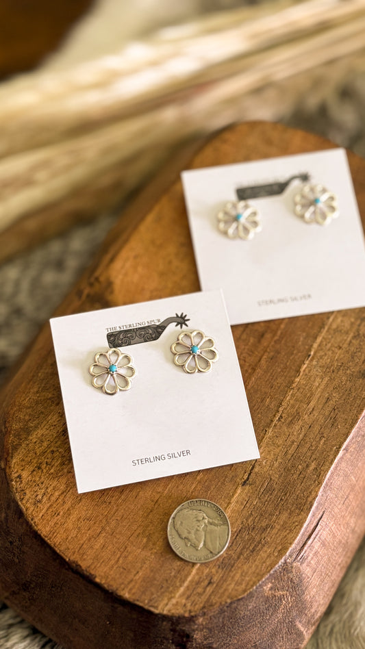 SMALL FLOWER POST EARRINGS