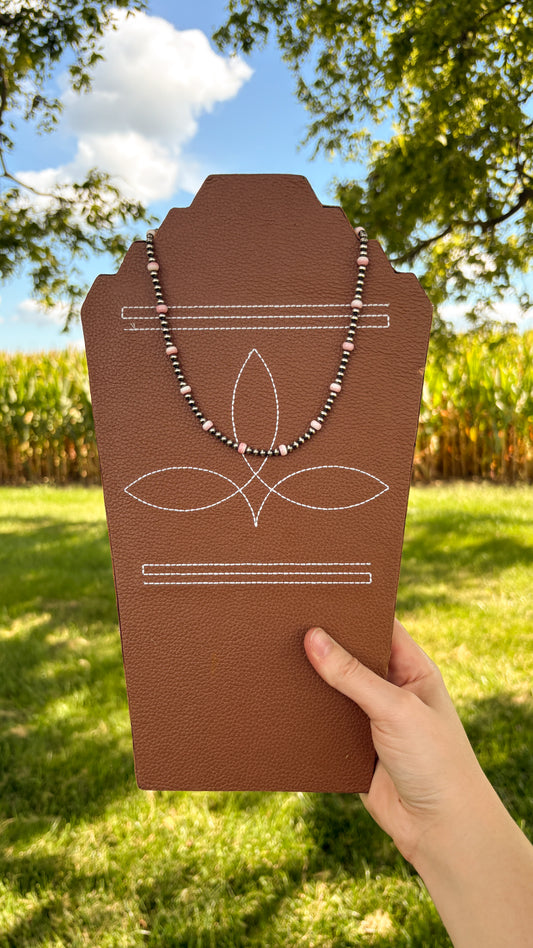 THE LILY NECKLACE