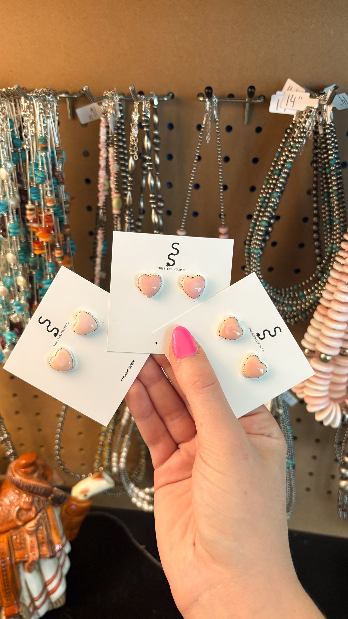 PINK CONCH HEART STUD EARRINGS