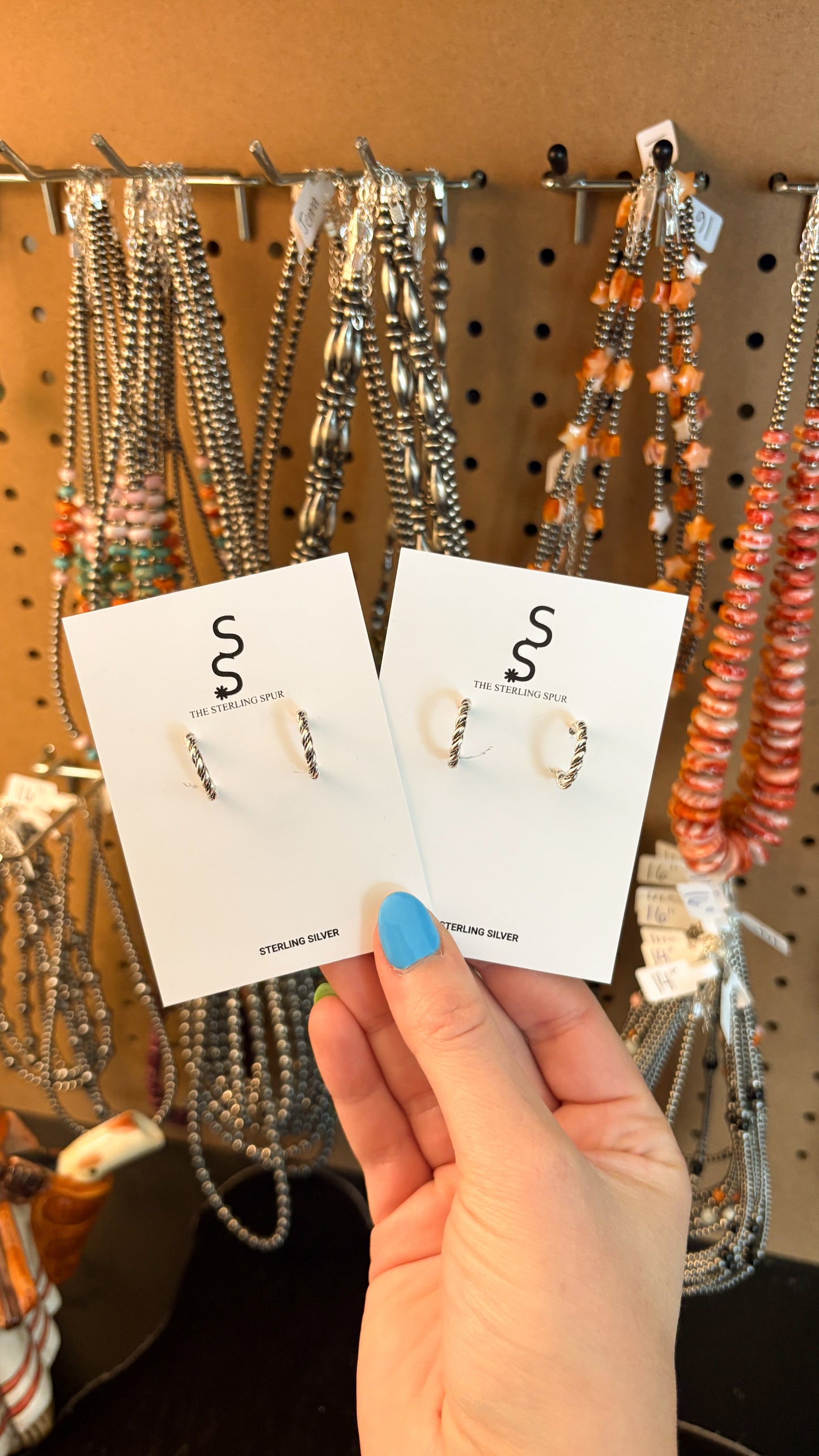 PLAIN ROPE TWIST HOOP EARRINGS