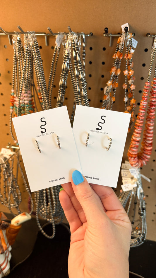 PLAIN ROPE TWIST HOOP EARRINGS