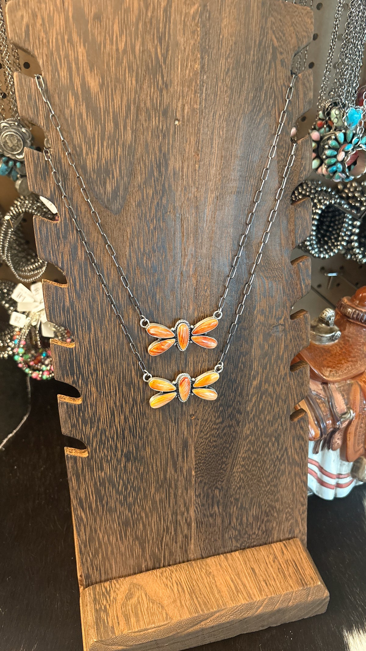 ORANGE SPINY OYSTER BUTTERFLY NECKLACE