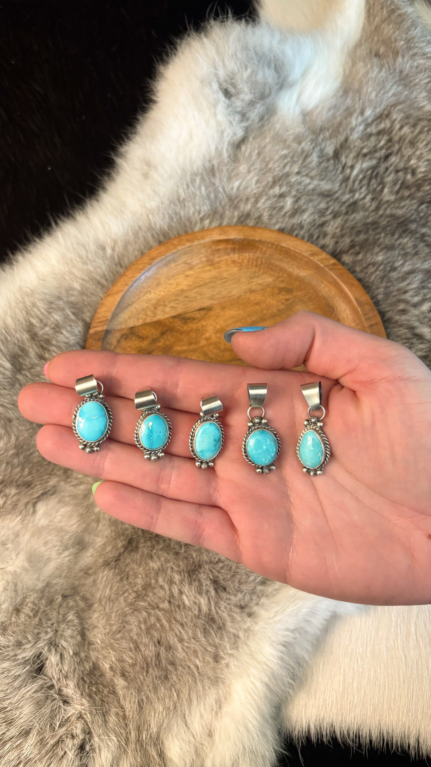 BALL DETAIL TURQUOISE PENDANT W BALL BEZEL