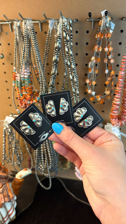 HALF CONCHO EARRINGS WITH TURQUOISE STONE