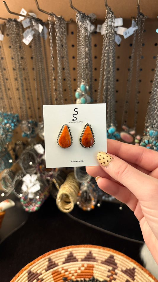 TEARDROP ORANGE SPINY OYSTER EARRINGS BY VICKY HICKS