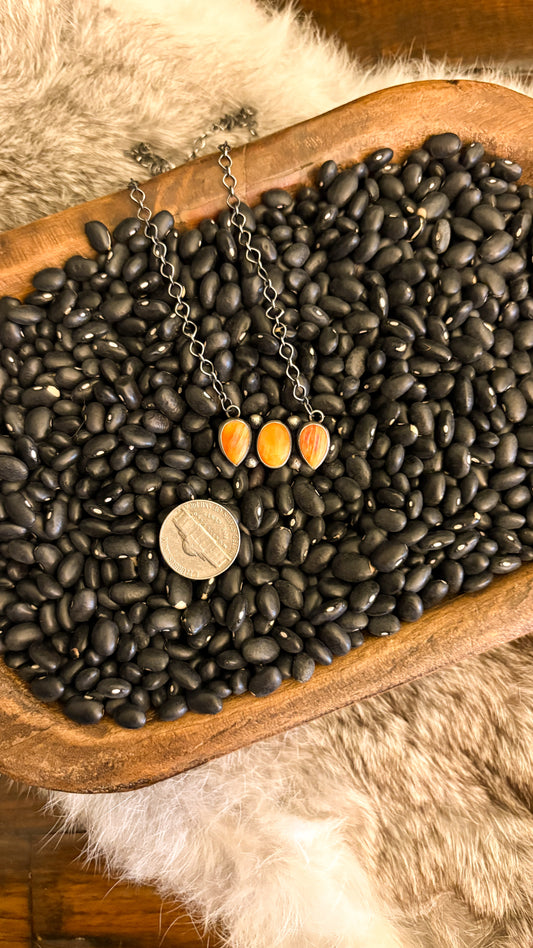3 STONE ORANGE SPINY OYSTER NECKLACE