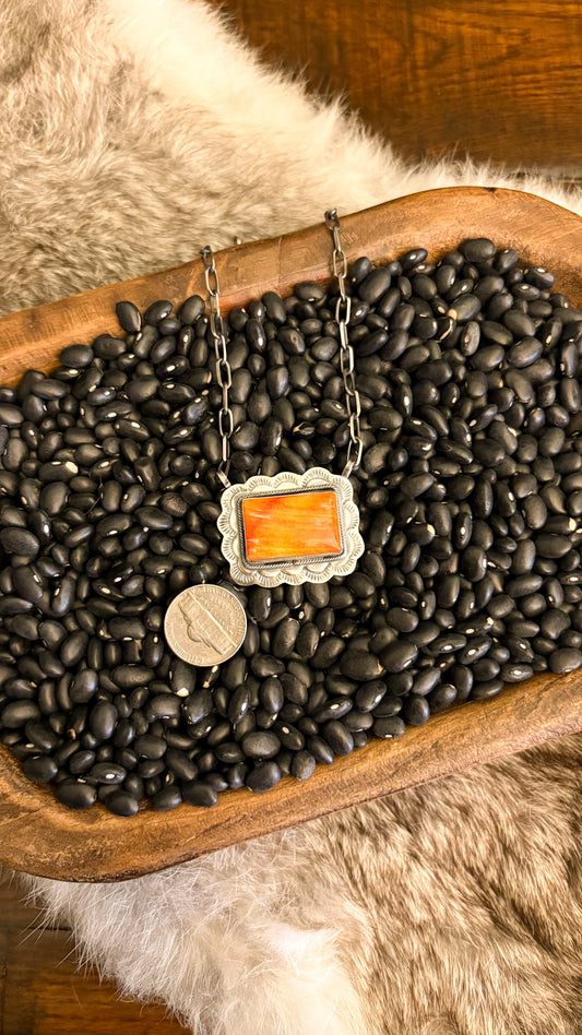RECTANGLE ORANGE SPINY OYSTER NECKLACE W/ SCALLOPED BORDER