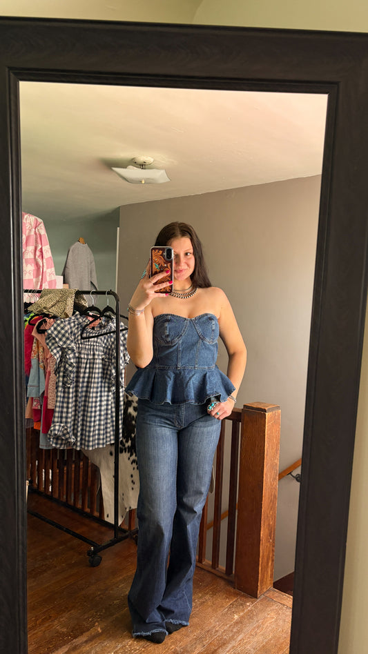 STRAPLESS DENIM RUFFLE CORSET TOP