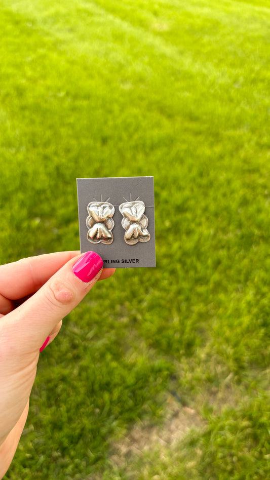 PLAIN CONCHO BOW TIE EARRINGS