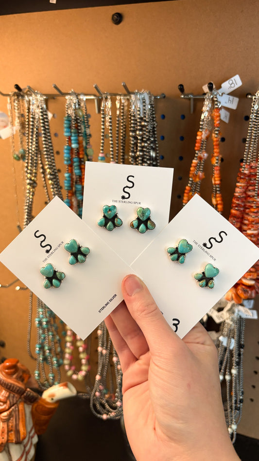 HALF CLUSTER KINGMAN TURQUOISE HEART STUD EARRINGS